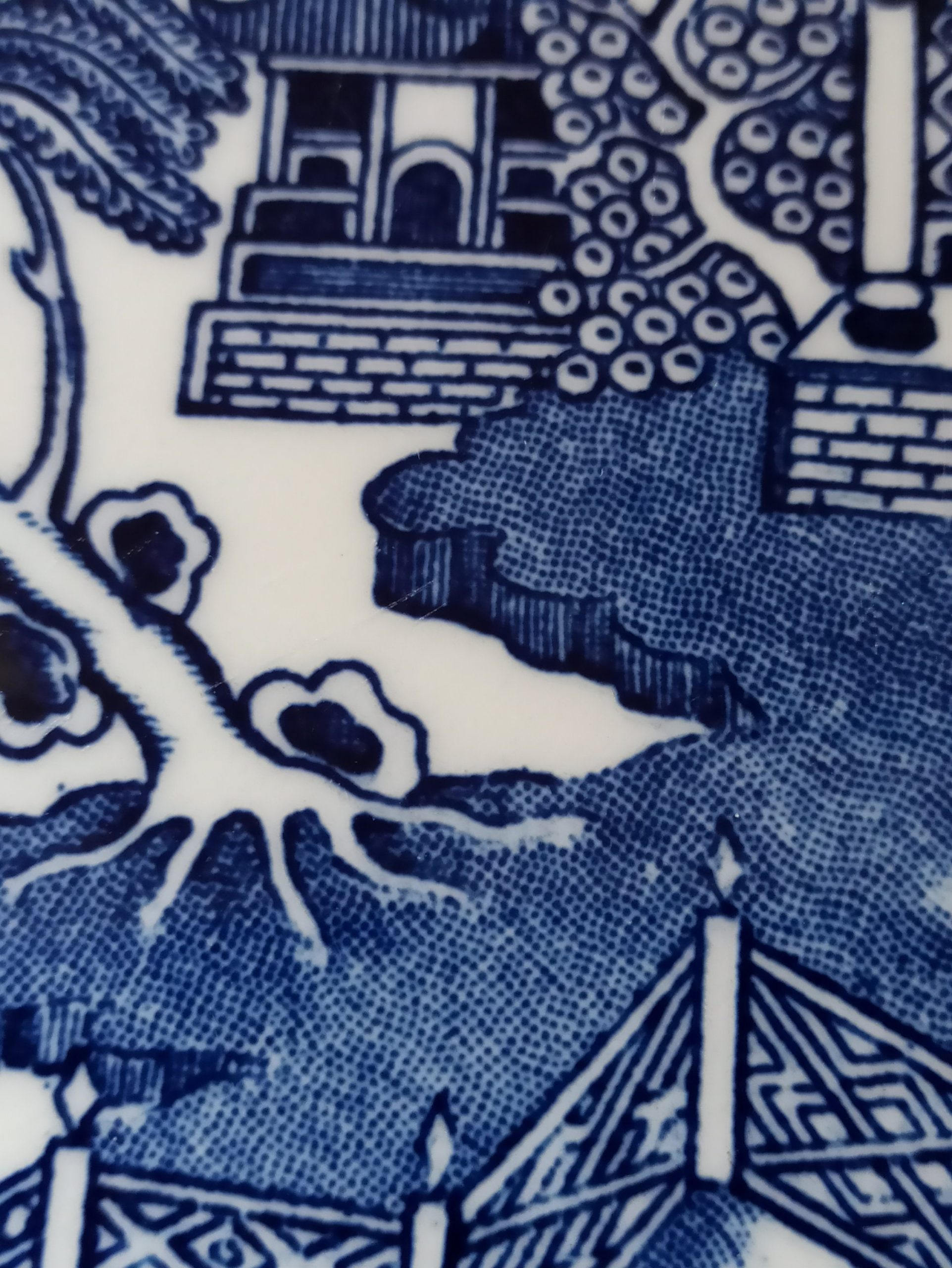 Blue and White Churchill's Decorative Cabinet / Display Plate. - Image 8