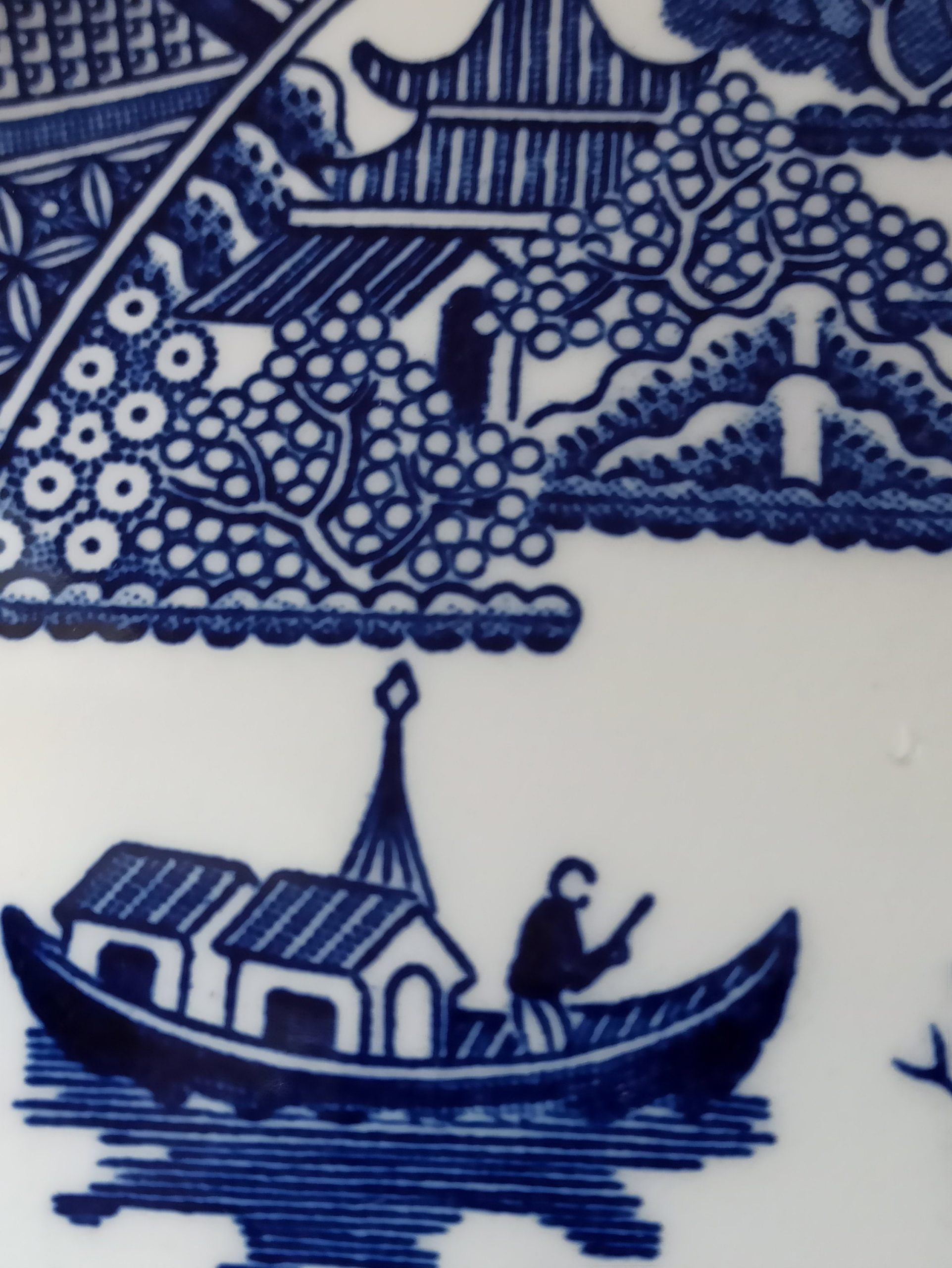Blue and White Churchill's Decorative Cabinet / Display Plate. - Image 10