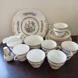Vintage Collingwoods Part Teaset. Very Good Condition.