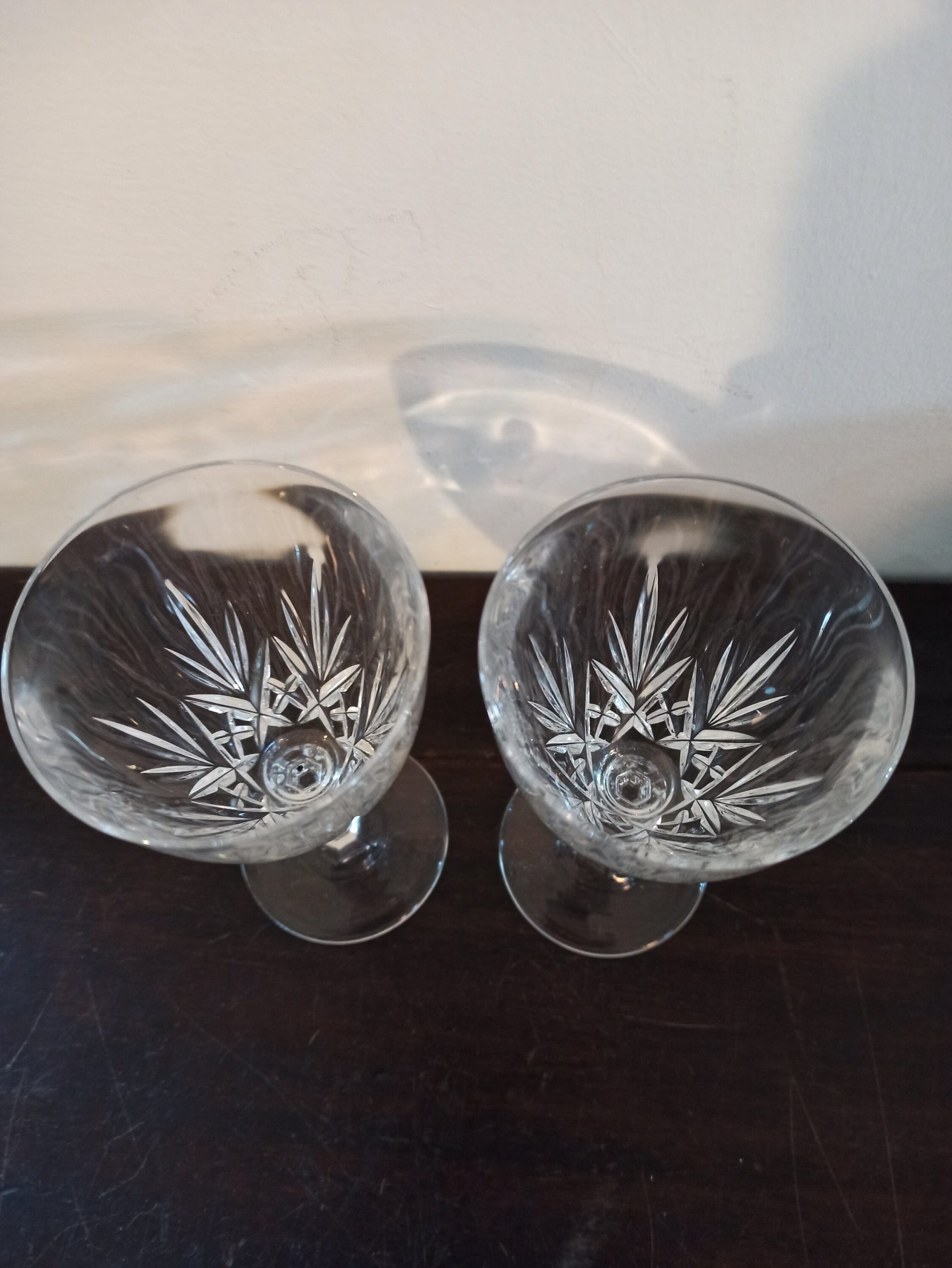 A Pair of Lead Crystal Small Wine Glasses. Excellent Condition. - Image 3