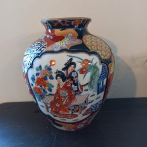 Vintage Imari Vase. Very Good Condition.
