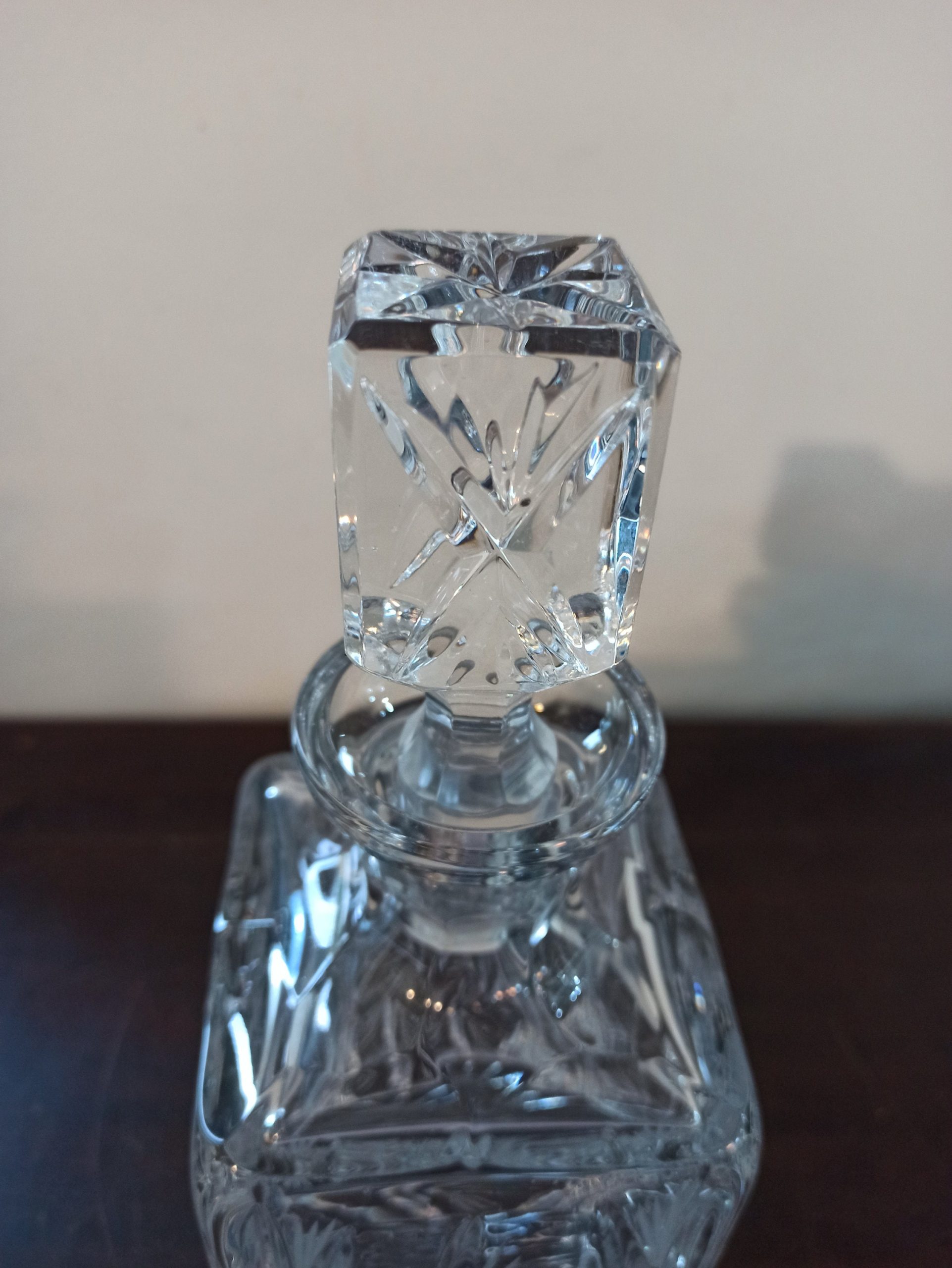Vintage Square Shoulder Lead Crystal Decanter. Stopper Fits Perfectly. Pin Wheel Design. Very Good Condition. - Image 2