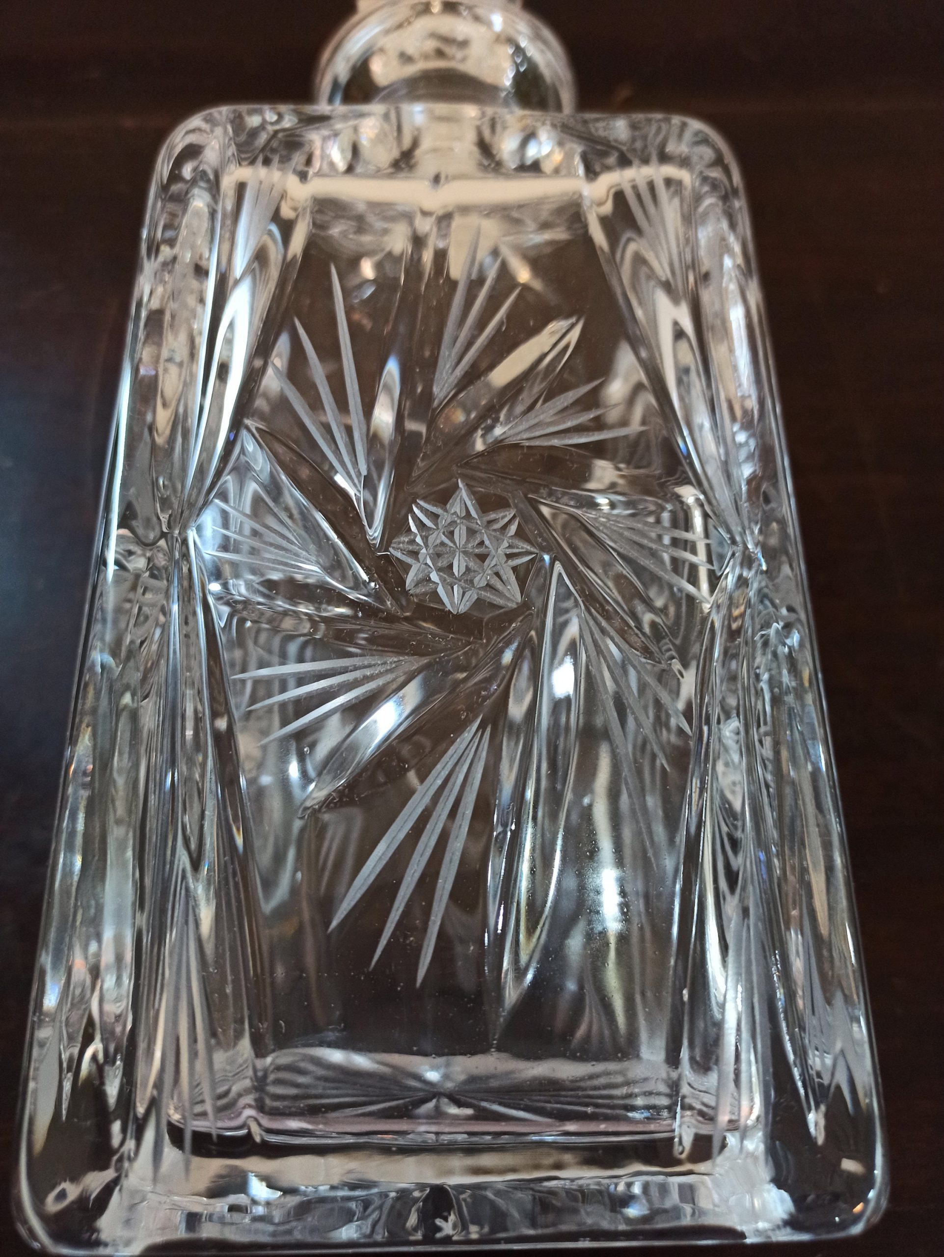 Vintage Square Shoulder Lead Crystal Decanter. Stopper Fits Perfectly. Pin Wheel Design. Very Good Condition. - Image 5
