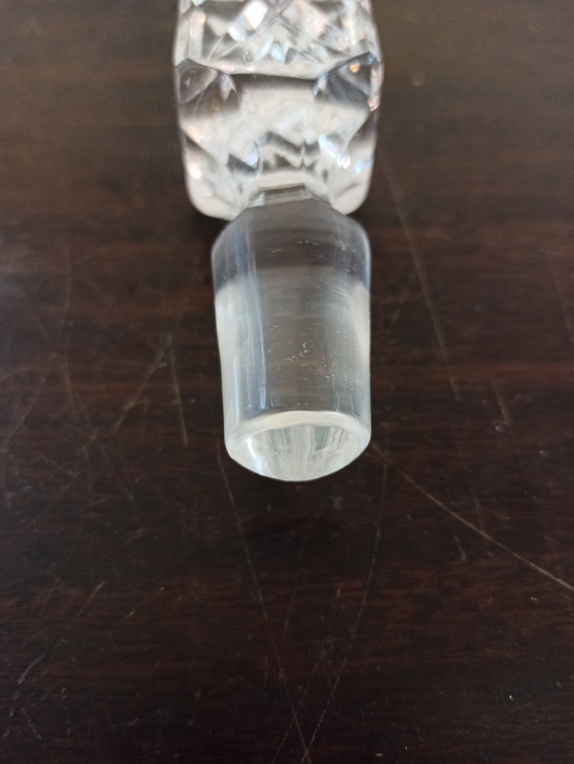 Vintage Square Shoulder Lead Crystal Decanter. Stopper Fits Perfectly. Pin Wheel Design. Very Good Condition. - Image 10