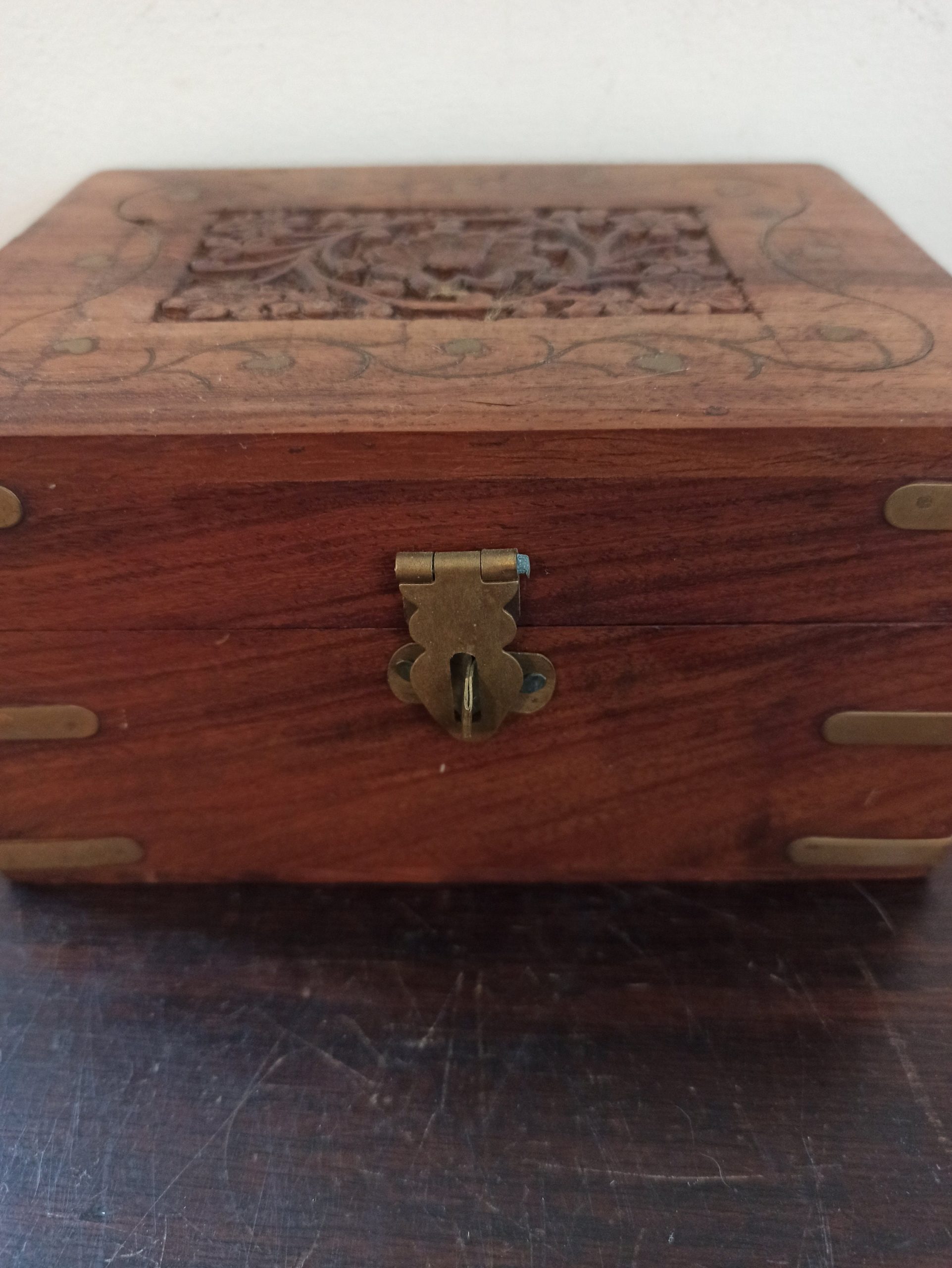 Vintage Carved Wooden Box. Brass Inlay. Internal Divisions. - Image 3