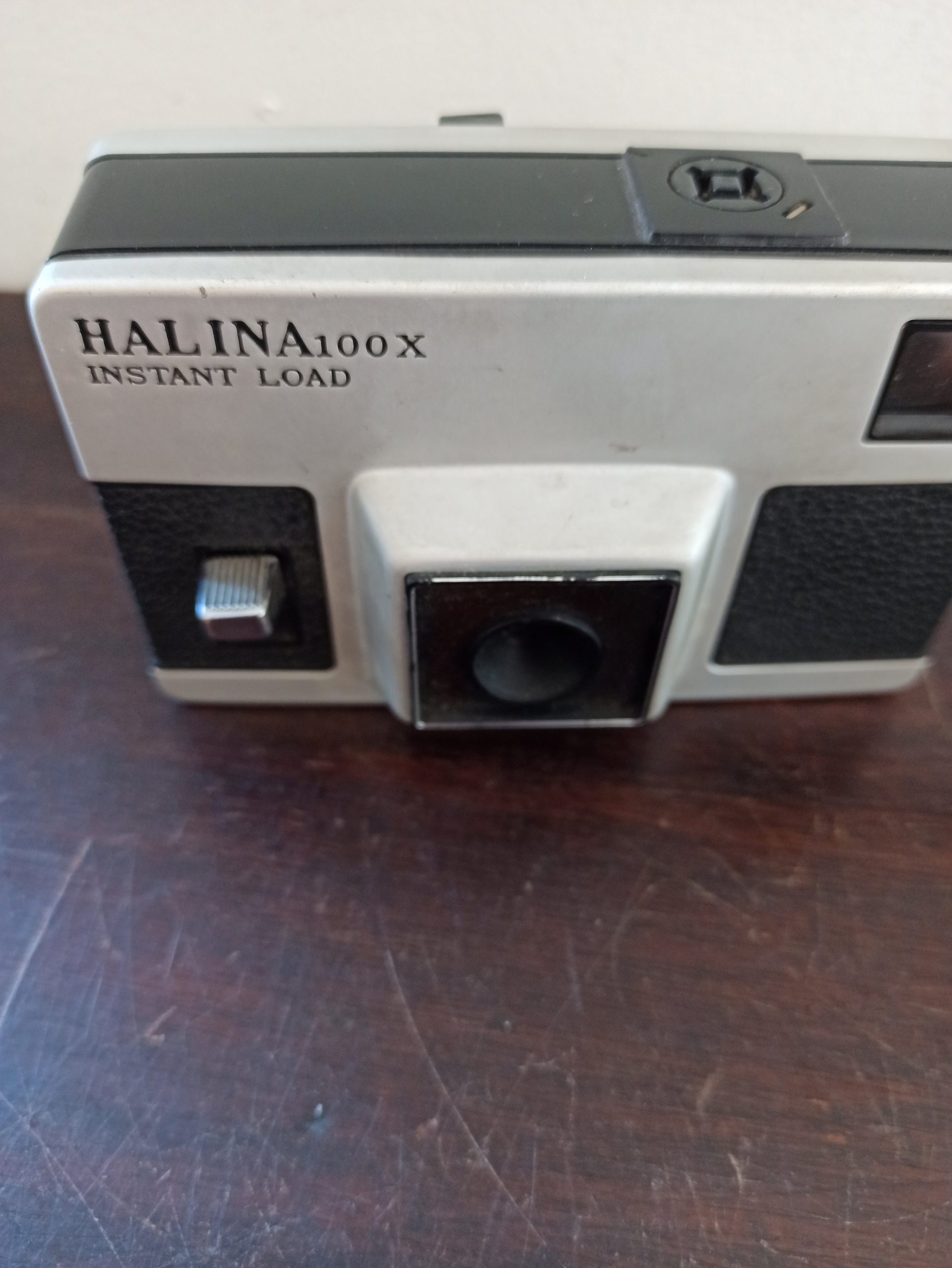 Vintage Halina 100x Instant Load Camera. - Image 8