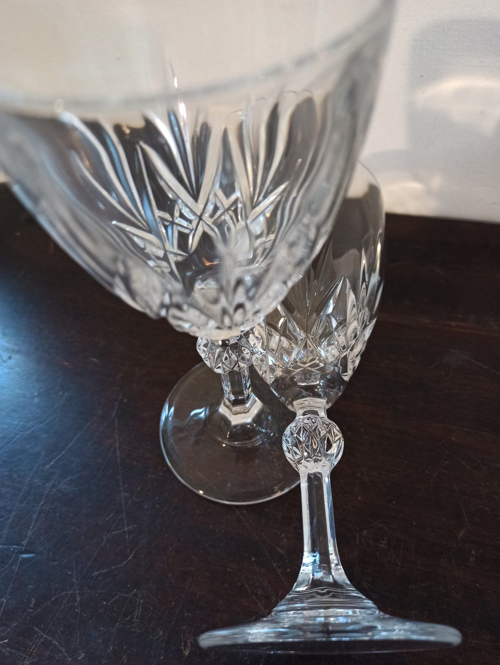 A Pair of Lead Crystal Small Wine Glasses. Excellent Condition. - Image 8