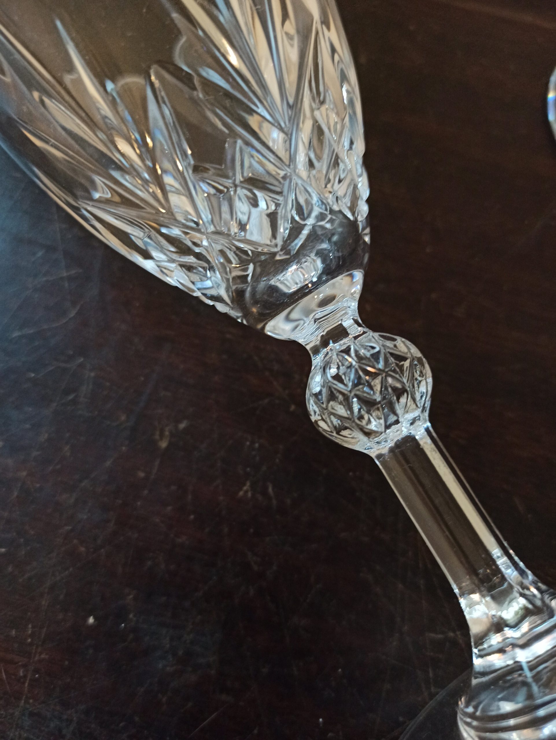 A Pair of Lead Crystal Small Wine Glasses. Excellent Condition. - Image 4