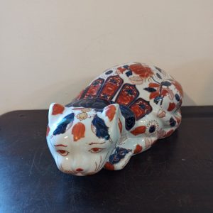 Vintage Imari Cat Figurine. Early 20th Centuary. Hand Painted. Very Good Condition.