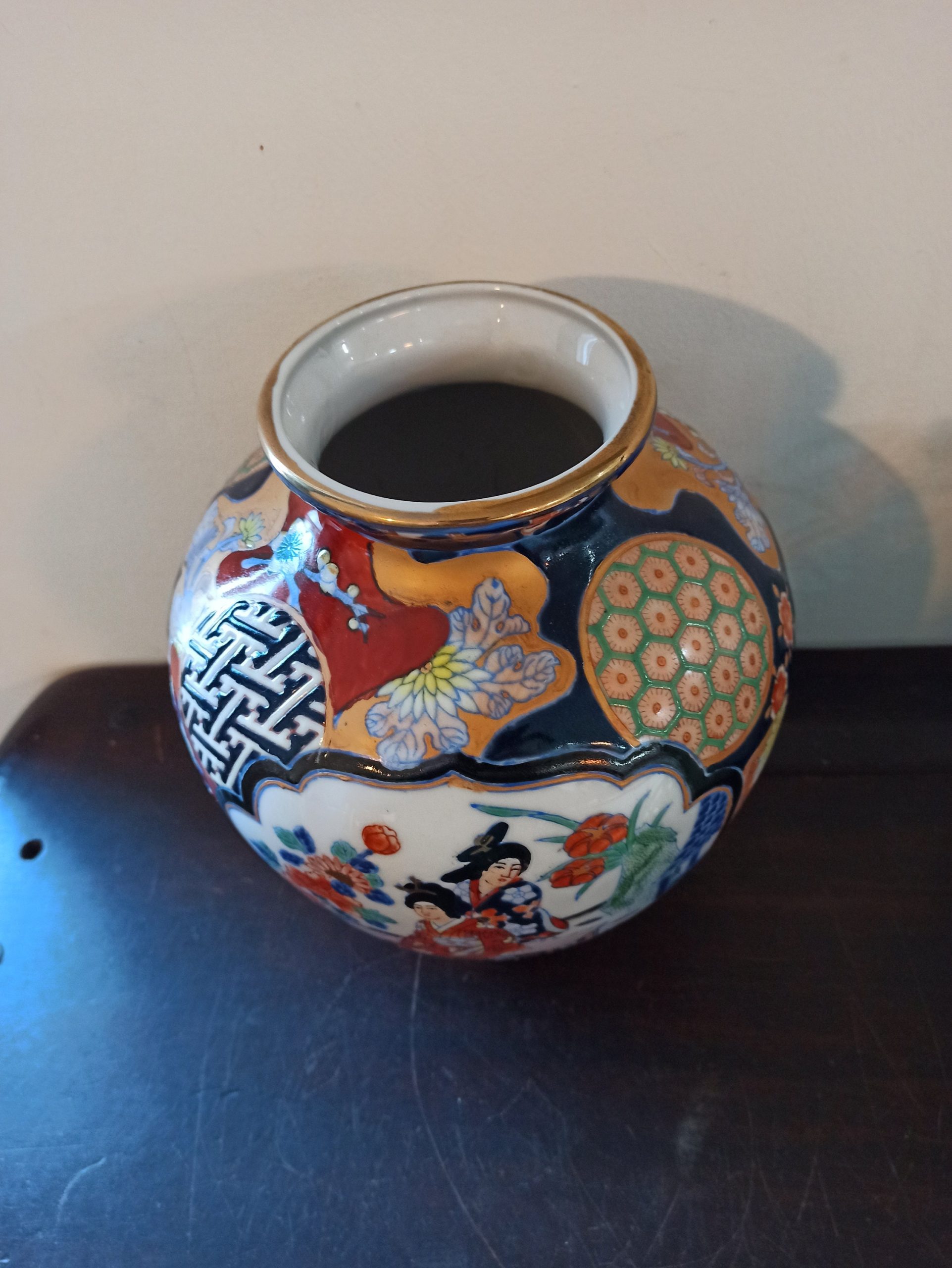 Vintage Imari Vase. Very Good Condition. - Image 2