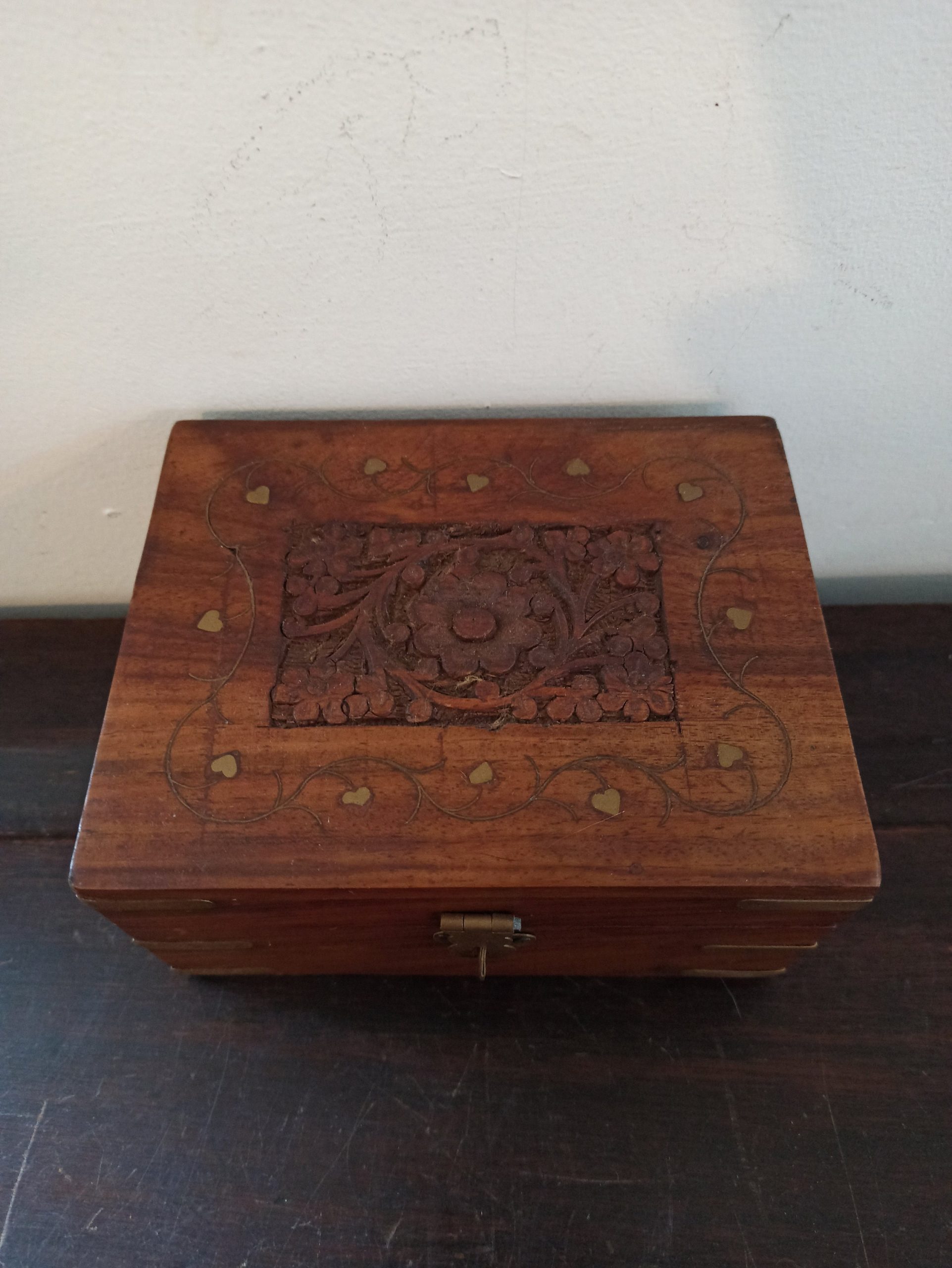 Vintage Carved Wooden Box. Brass Inlay. Internal Divisions. - Image 2