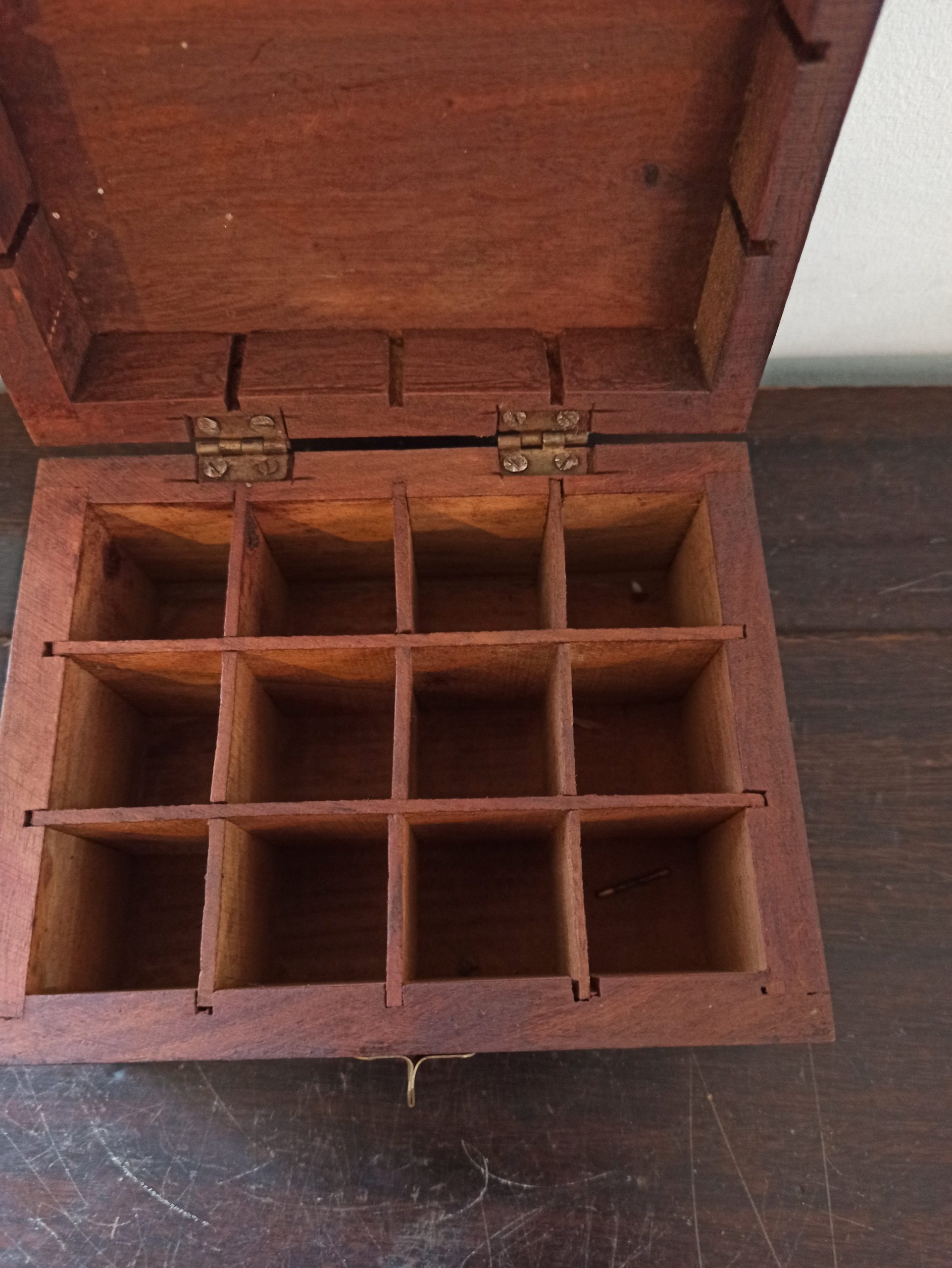 Vintage Carved Wooden Box. Brass Inlay. Internal Divisions. - Image 8