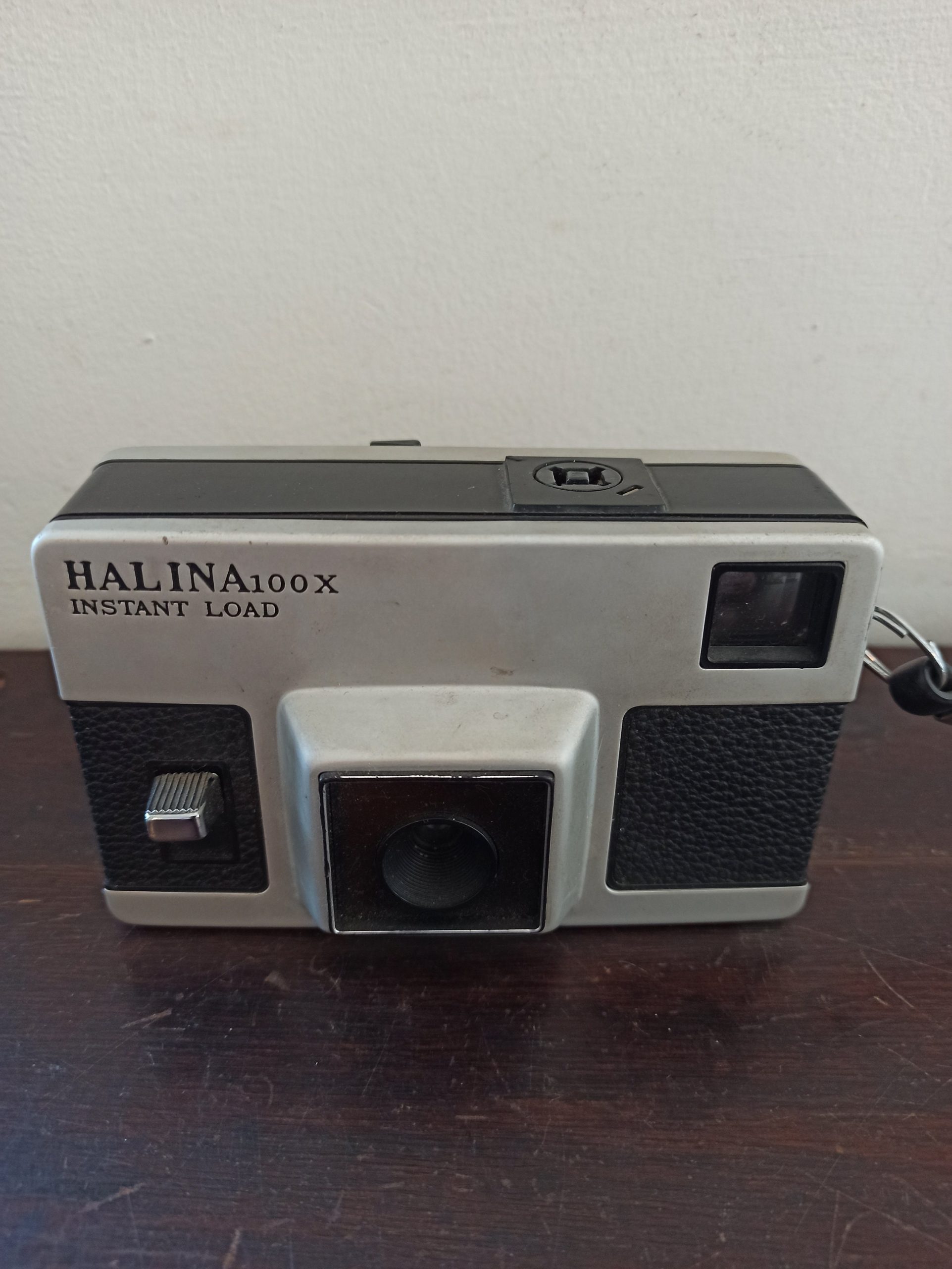 Vintage Halina 100x Instant Load Camera. - Image 2