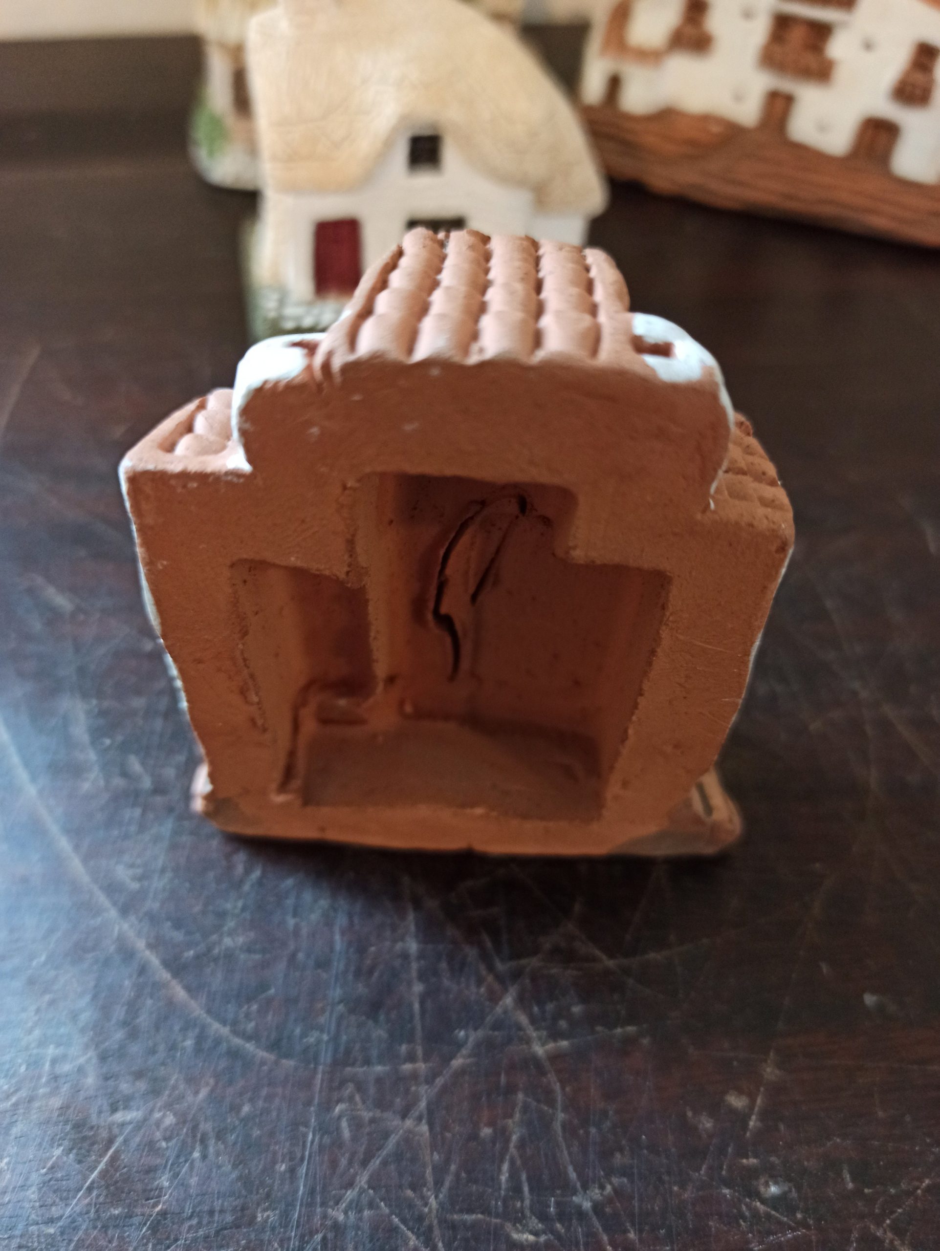 A Collection of 4 Model Buildings. Very Good Condition. One Lilliput Lane. Woodcutters Cottage (1983) - Image 4