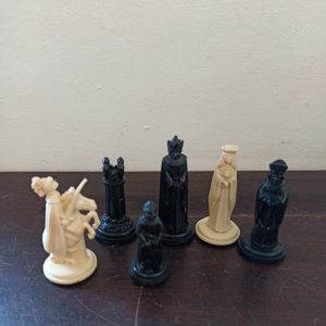 Vintage Chess Pieces. Plastic. Very Good Condition.
