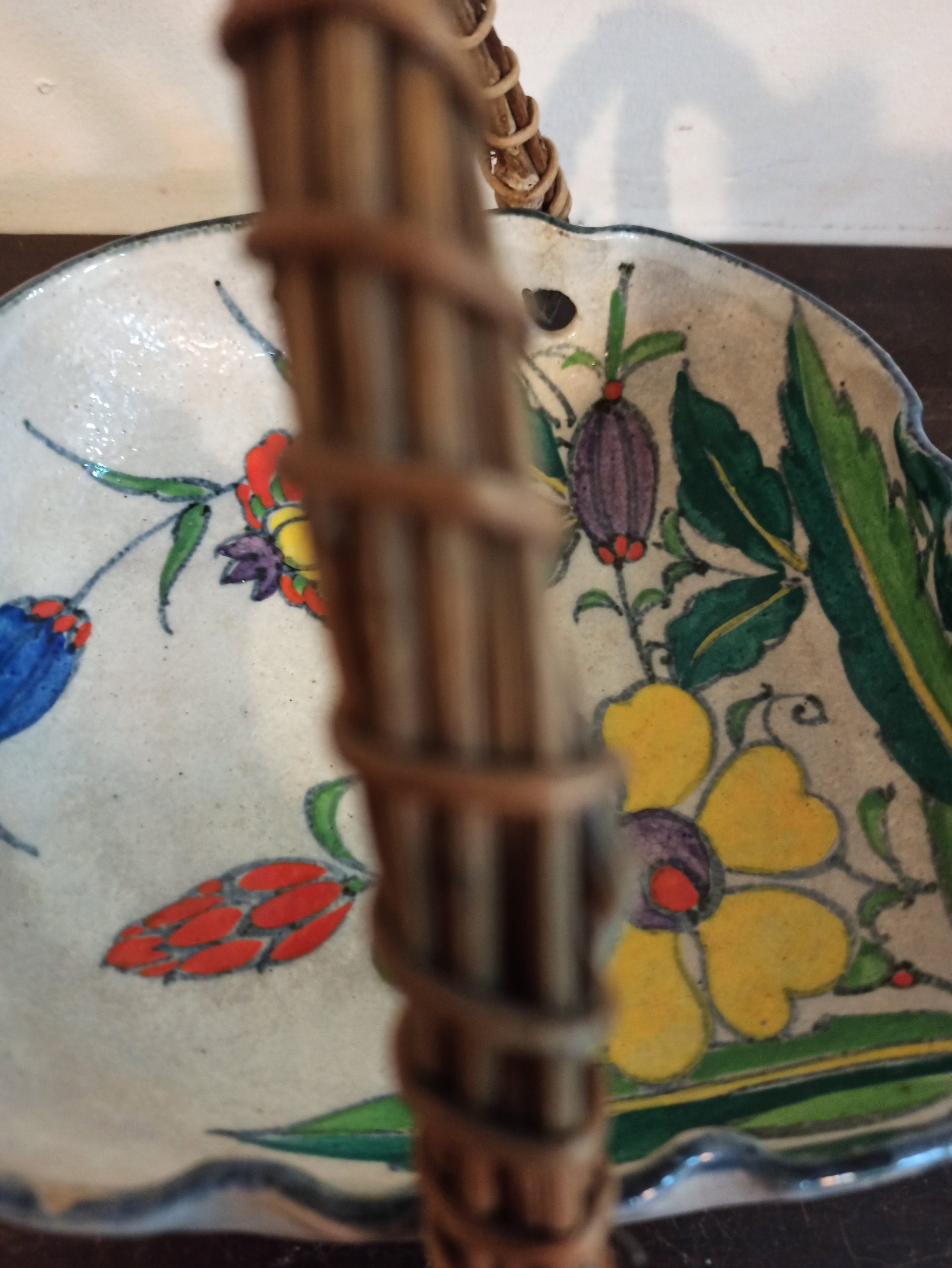Antique Chinese or Japanese Bon Bon Dish With Handle / Ornamental Flower Basket. Very Good Condition For Age. Possibly Early 1800s. - Image 4