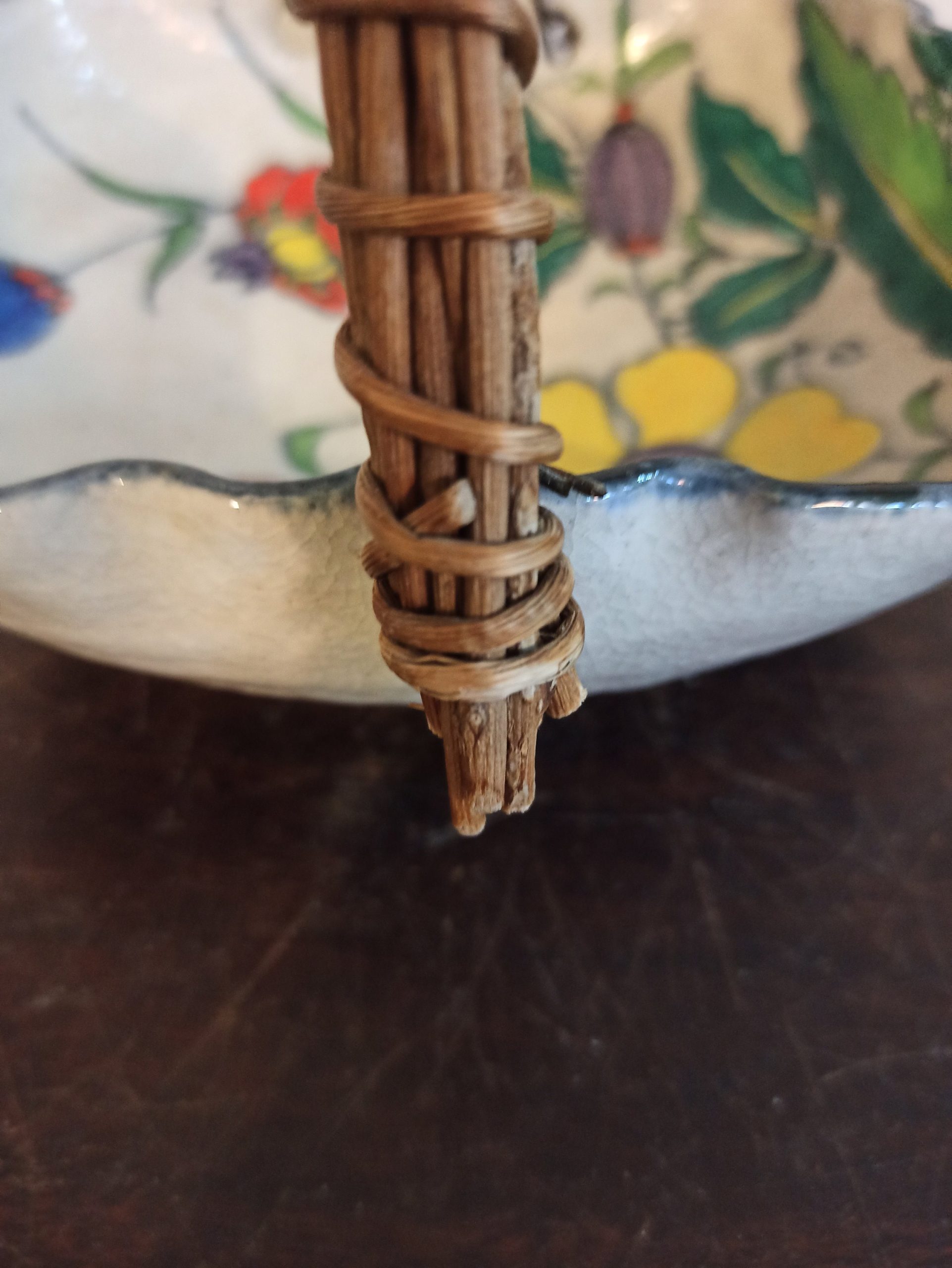 Antique Chinese or Japanese Bon Bon Dish With Handle / Ornamental Flower Basket. Very Good Condition For Age. Possibly Early 1800s. - Image 7
