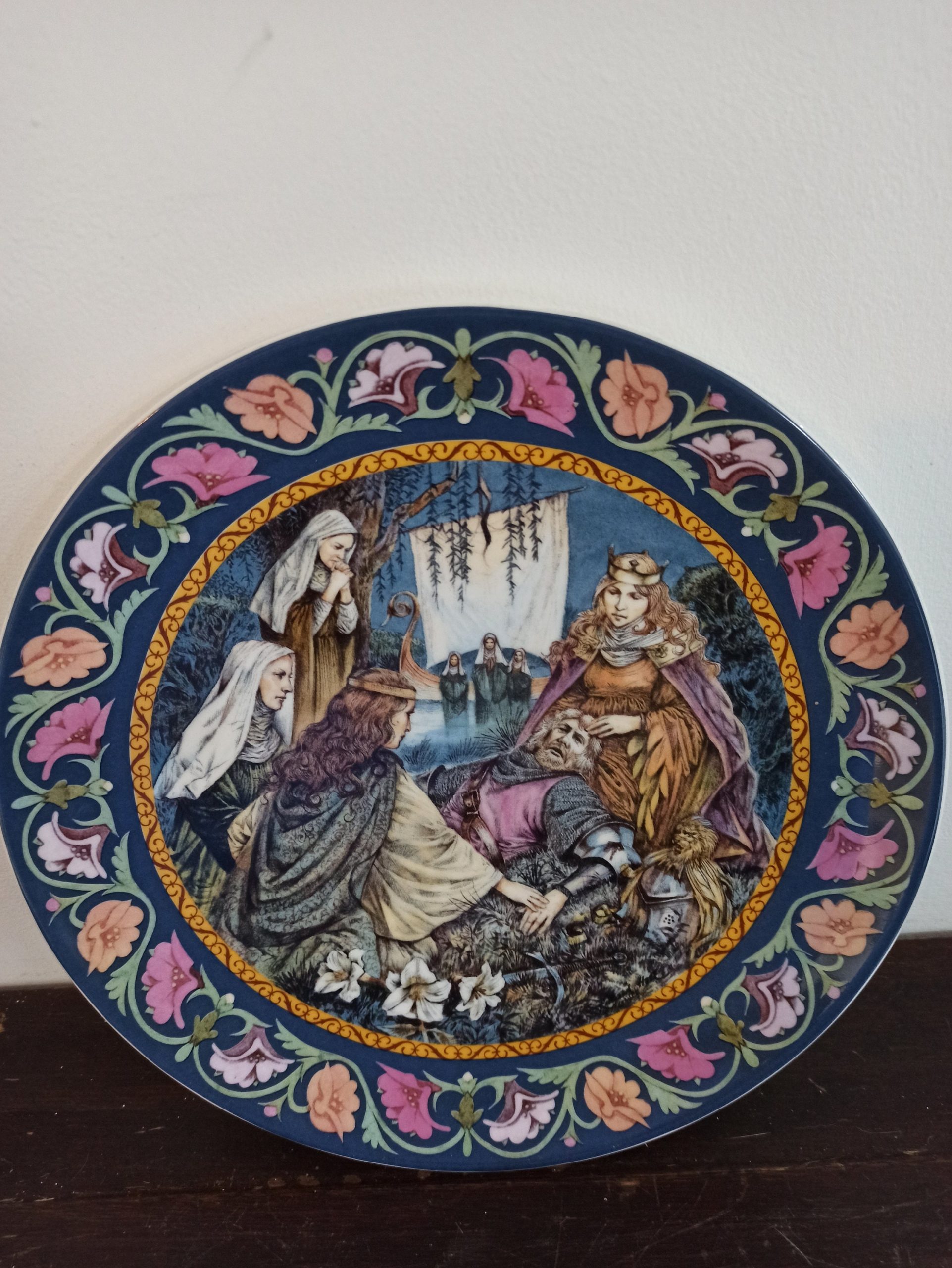 Wedgwood King Arthur Collectable Plates. Excellent Condition. - Image 3