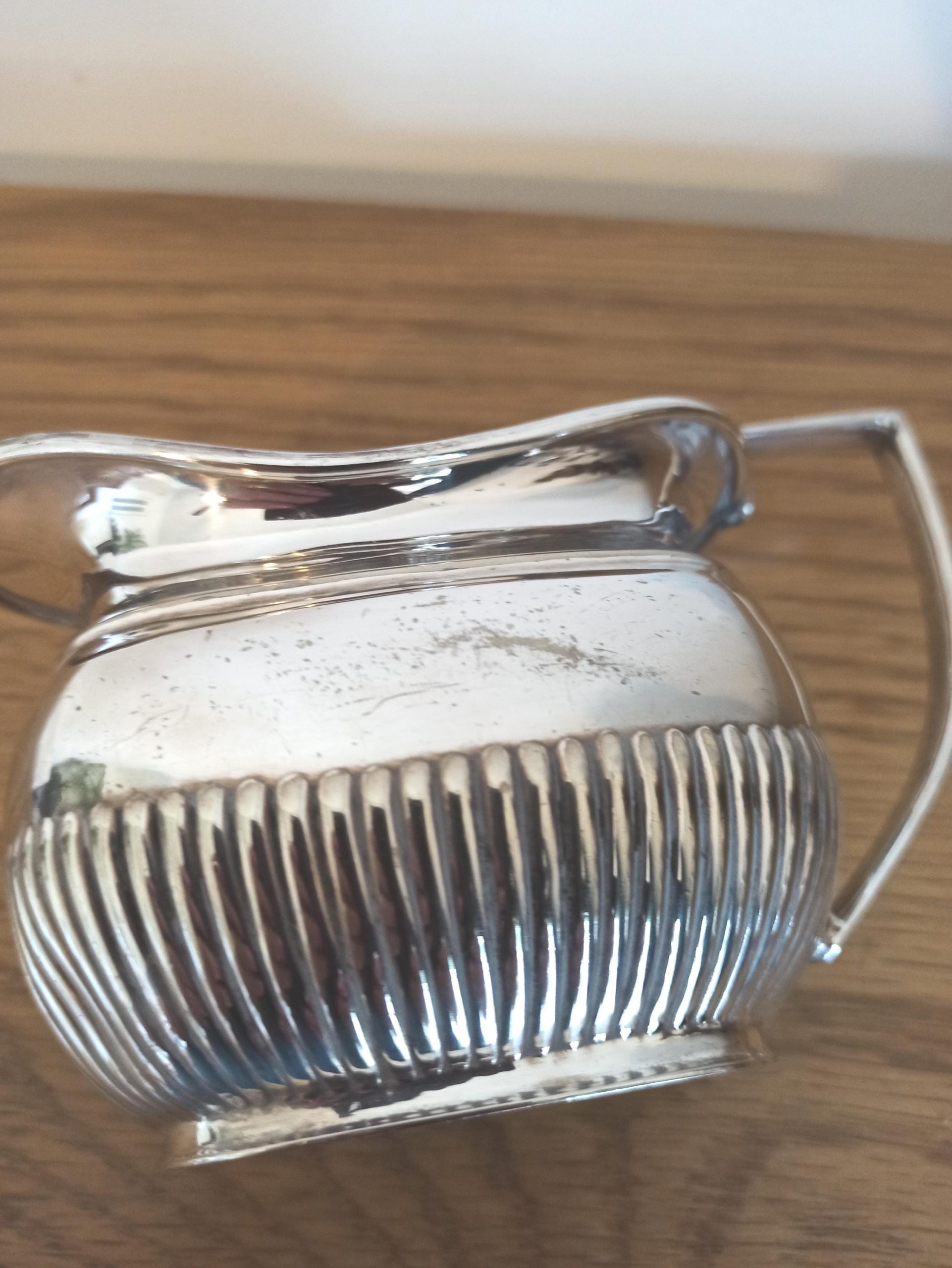 Silver Plated Tea Set. Teapot, Twin Handled Sugar Bowl and Milk Jug. A.1 - Image 10