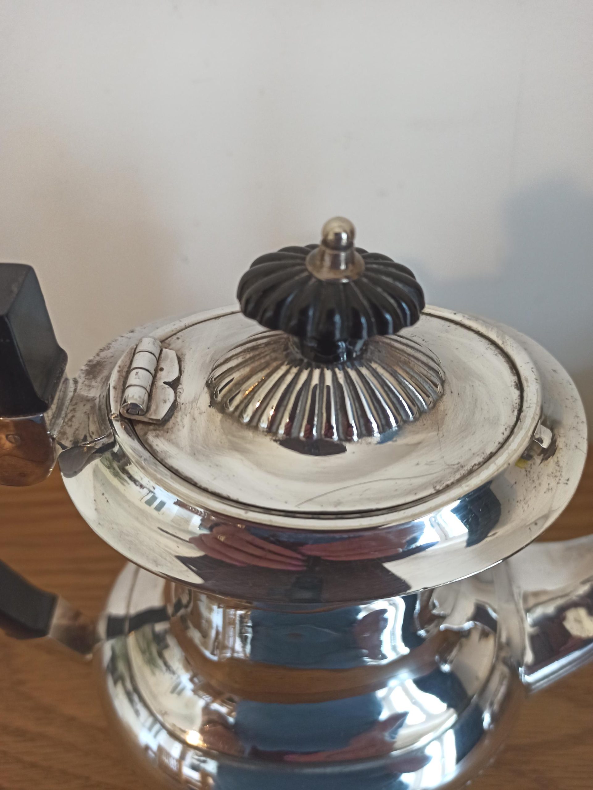 Silver Plated Tea Set. Teapot, Twin Handled Sugar Bowl and Milk Jug. A.1 - Image 2