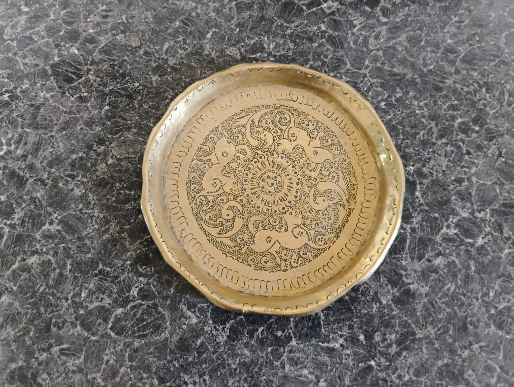 Vintage Middle Eastern Brass Plate. Very good condition