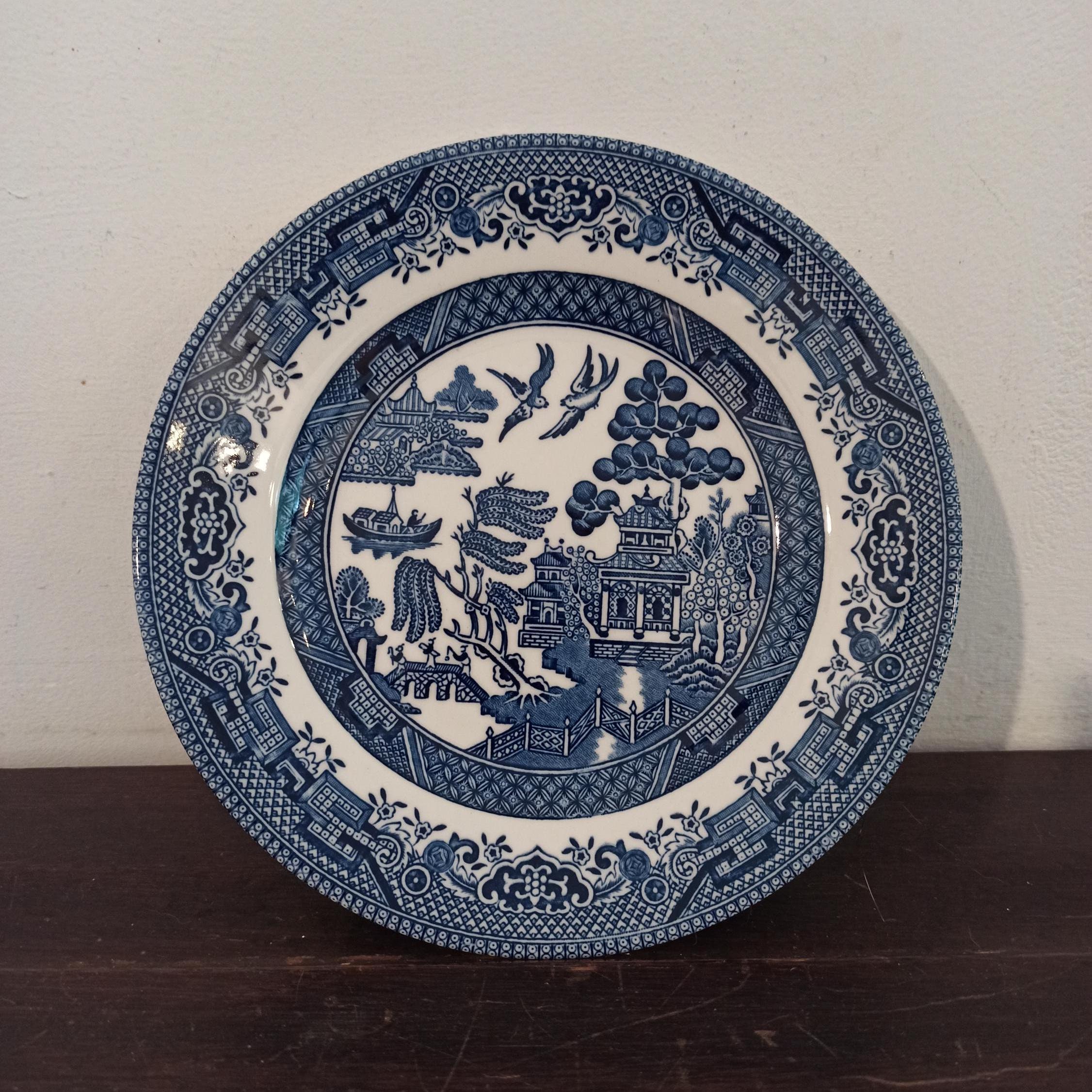 Decorative Willow Display Plate. Very Good Condition.
