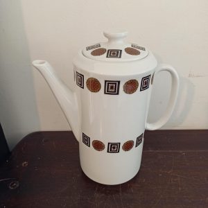 RetroTeapot. Royal Tudor Ware. 1970s.