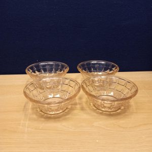 Set of 4 Glass Vintage Dessert Bowls. Light Orange Glass. Very Good Condition
