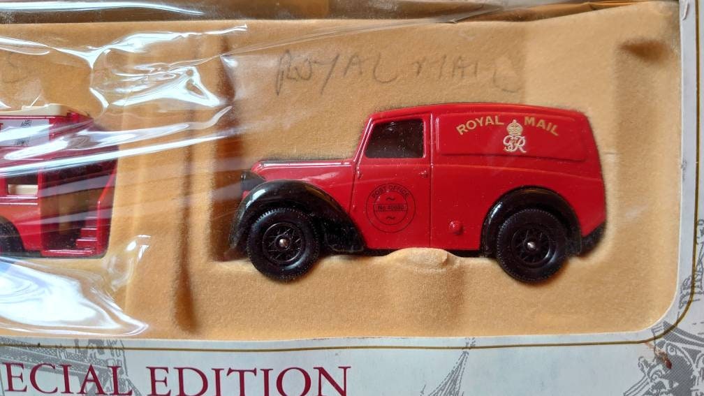 Souvenir of London edition miniature Royal Mail Can and Open Topped Sightseeing Bus - Image 2