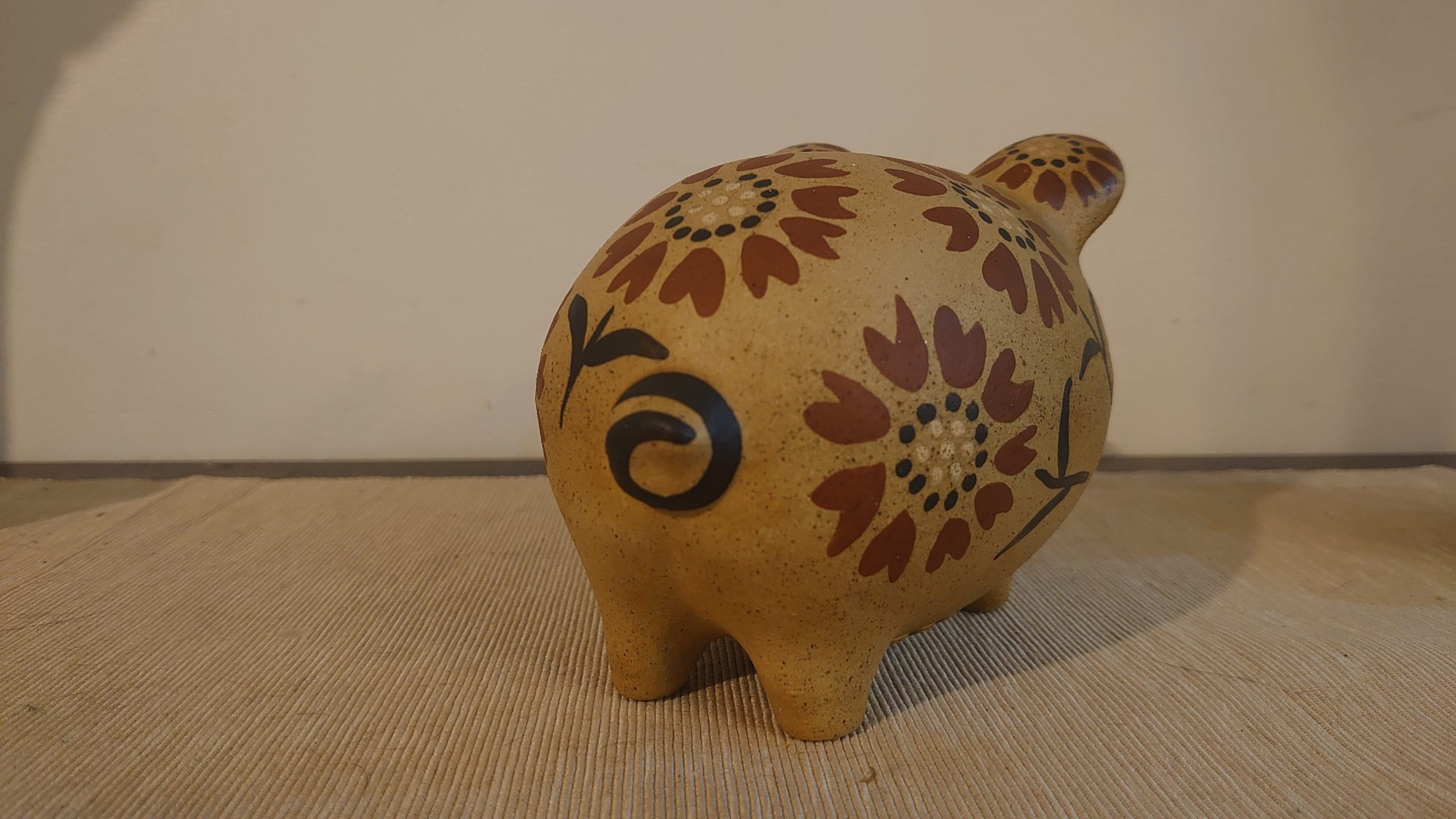 A Beautifully Created and Painted Ceramic Salt-Glaze Pig Piggy Bank - Excellent Condition - Image 7