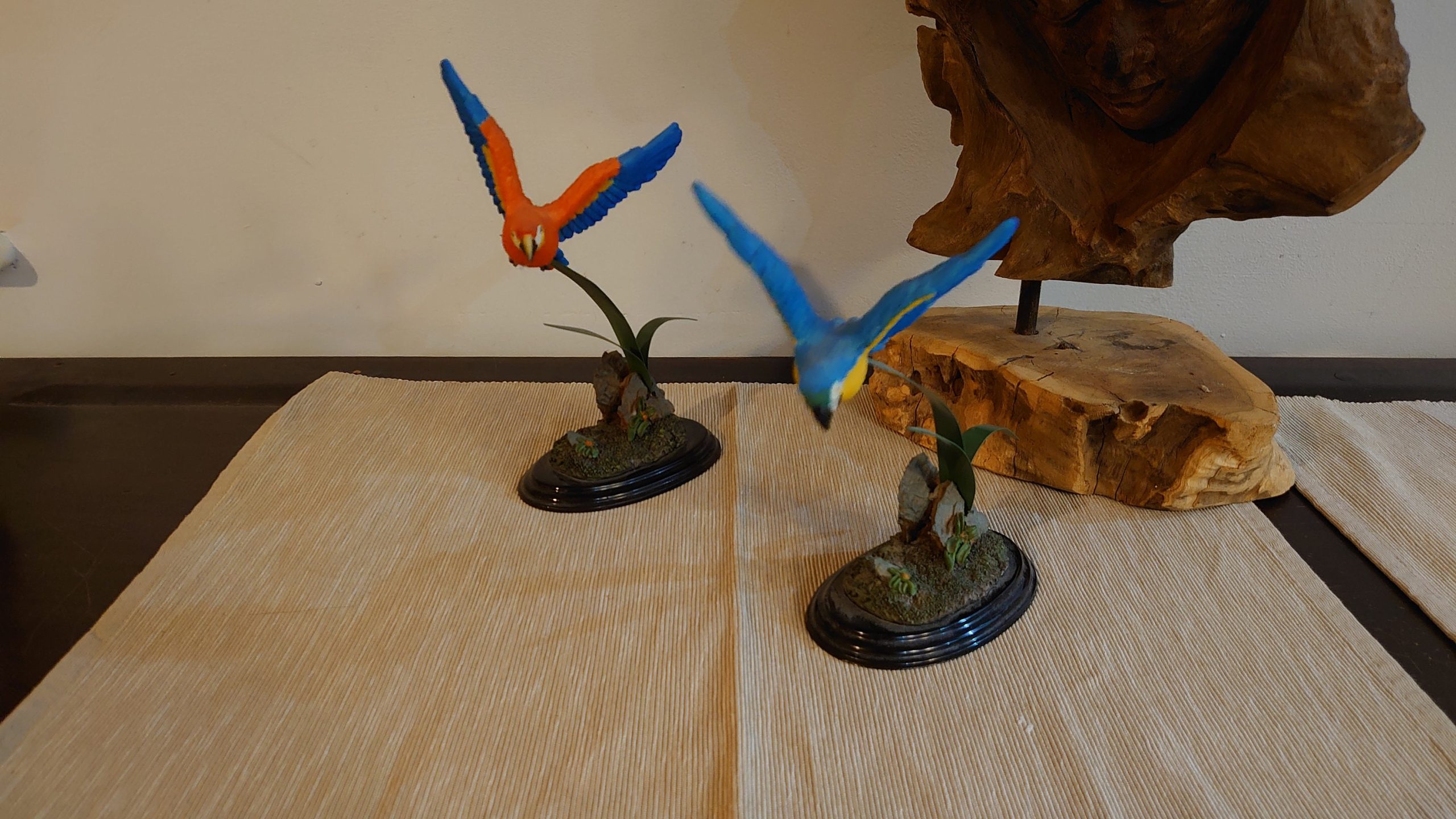 Two Mobile Flying Parrot figurines - Very good to excellent condition - Image 2