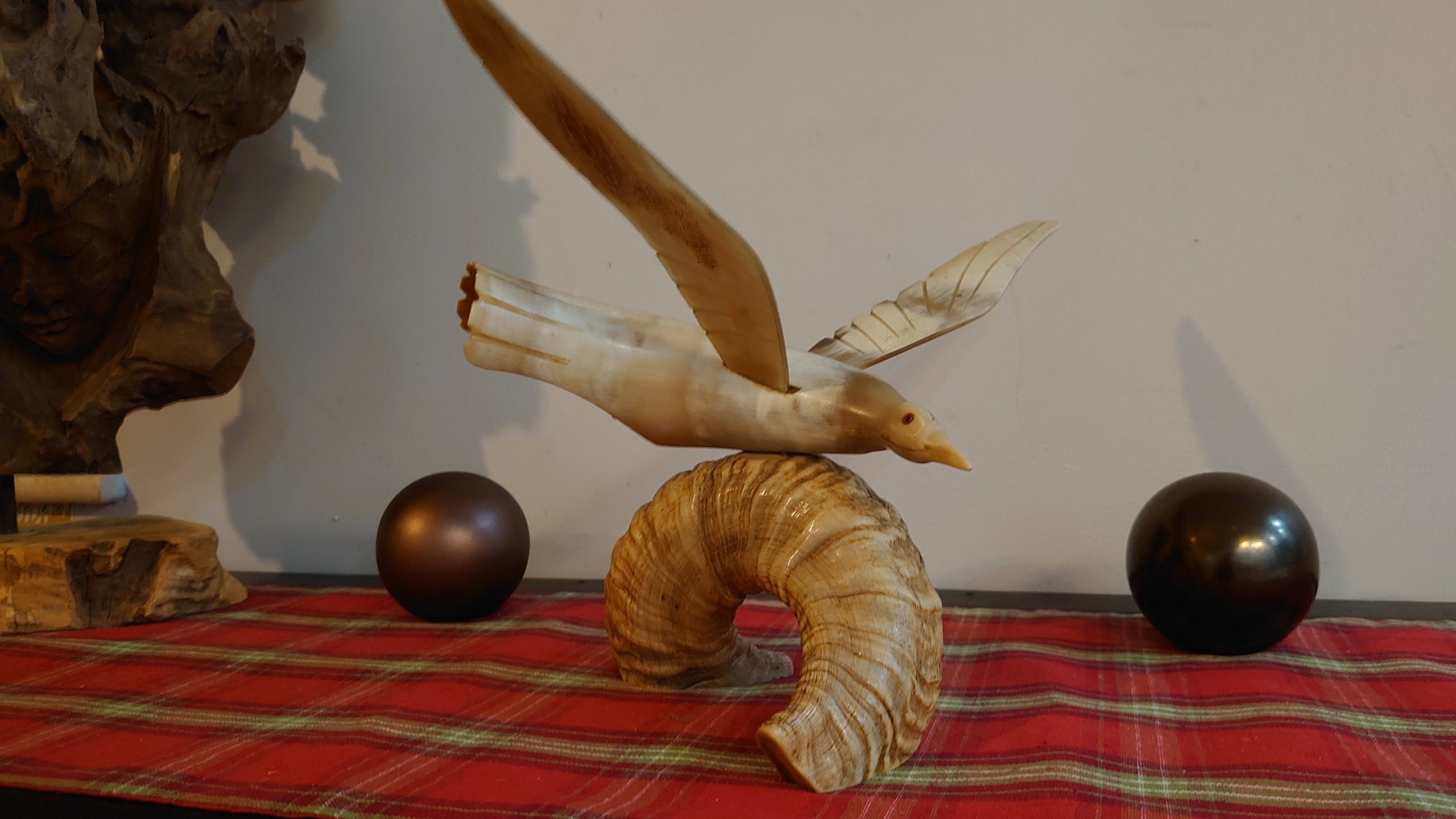 Unique Seagull in Flight Sculpture Carved from Animal Horn - eyecatching gift! - 37cm wide - Image 2