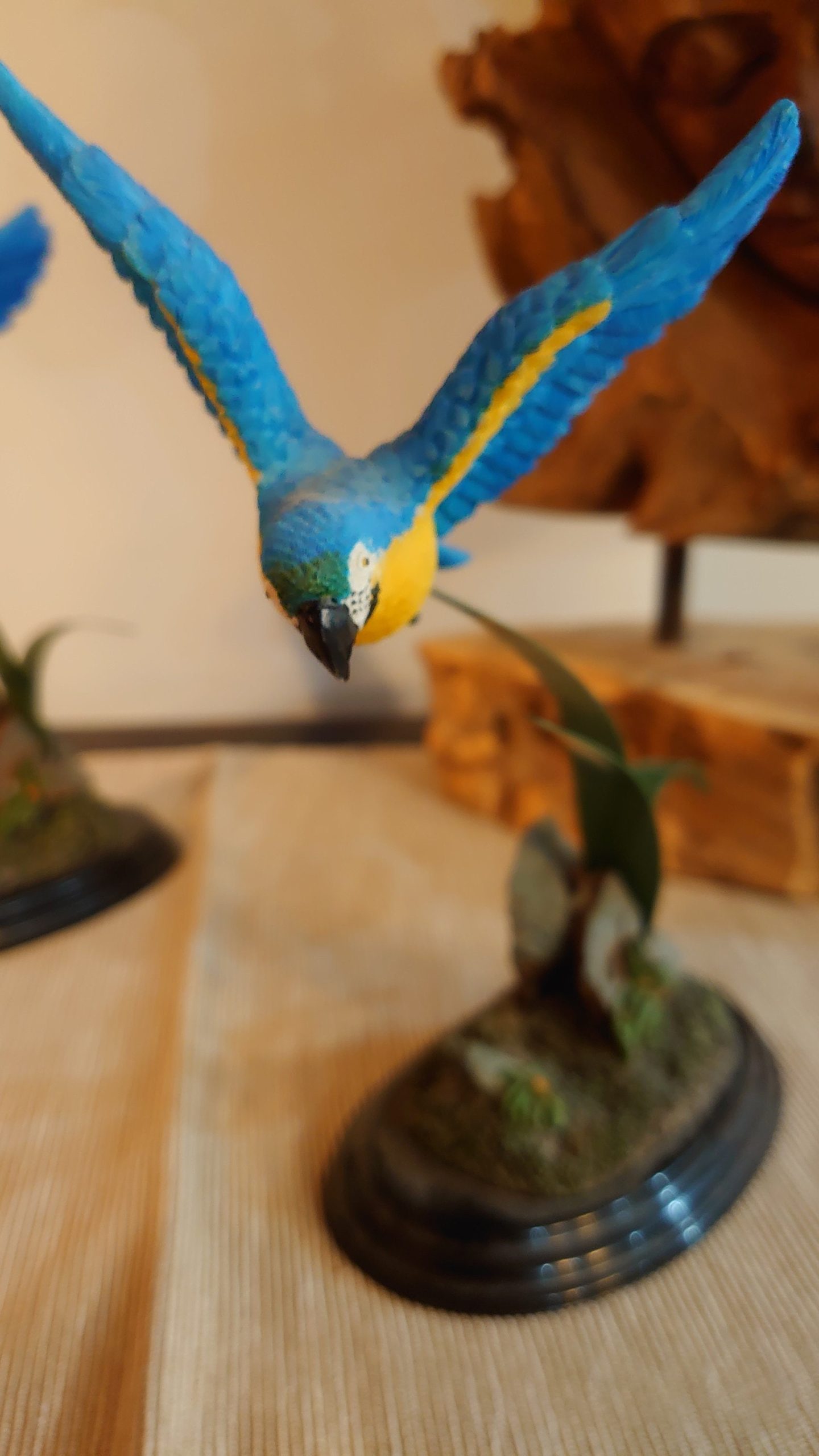 Two Mobile Flying Parrot figurines - Very good to excellent condition - Image 5