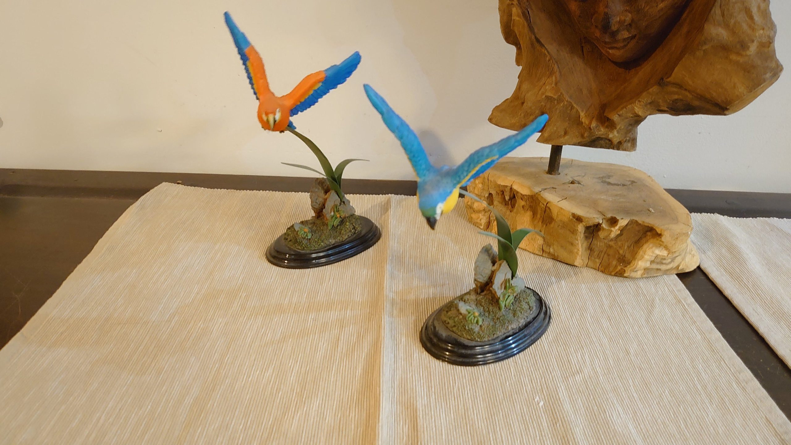 Two Mobile Flying Parrot figurines - Very good to excellent condition - Image 6