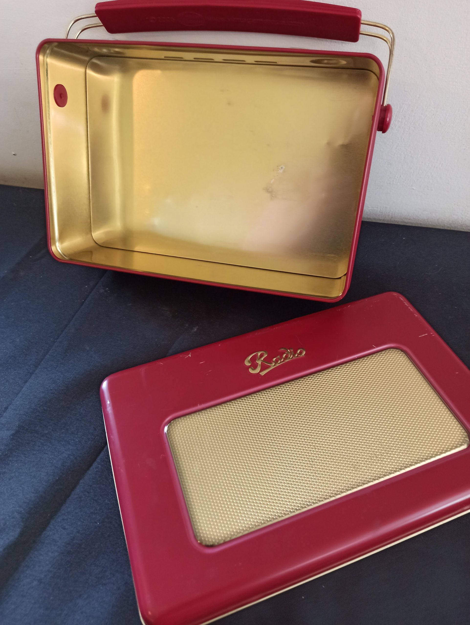 Radio Biscuit Tin - Image 7