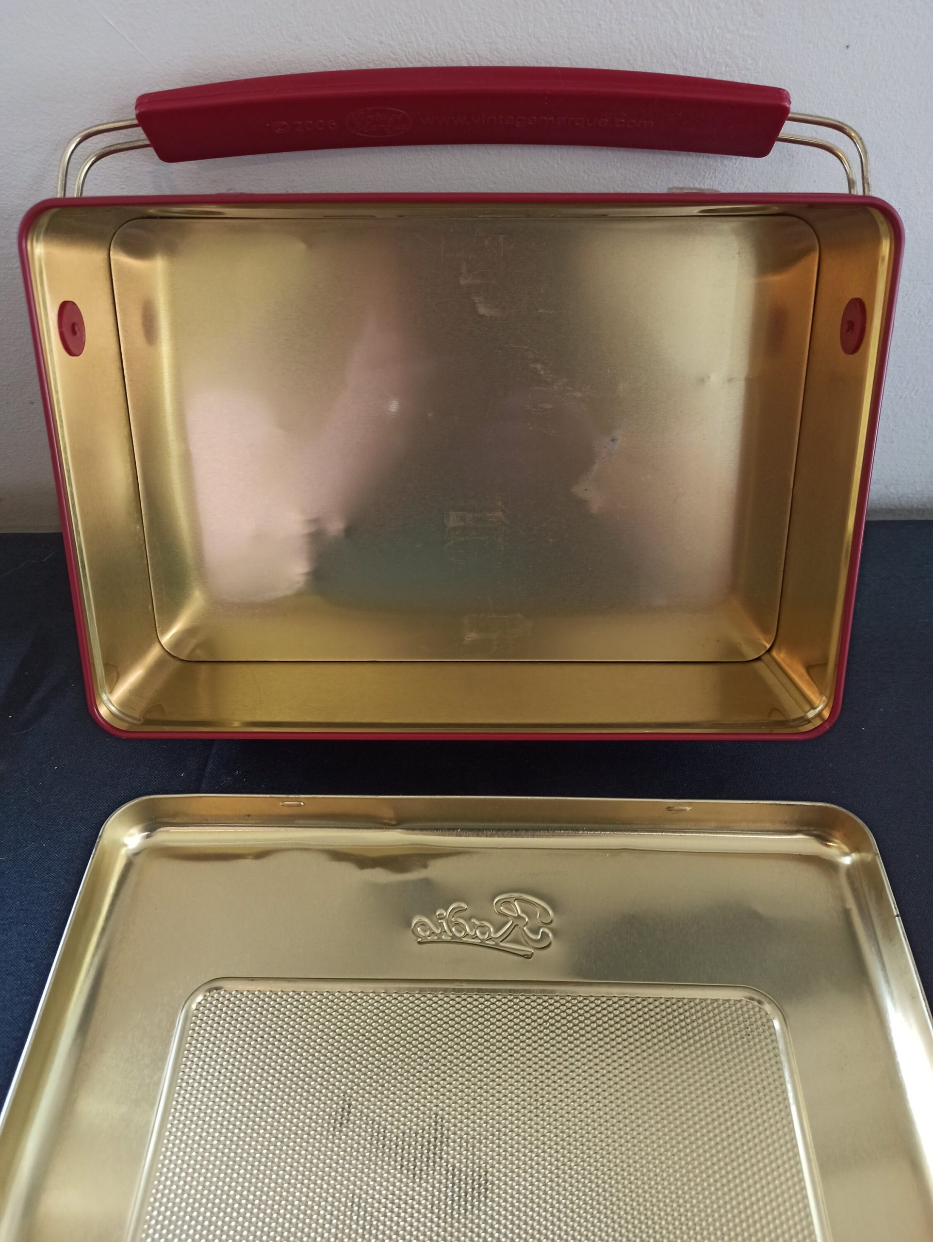 Radio Biscuit Tin - Image 8