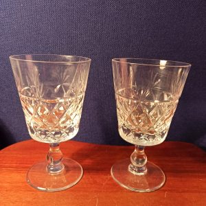 2 Vintage Small Wine Glasses. Very Good Condition.