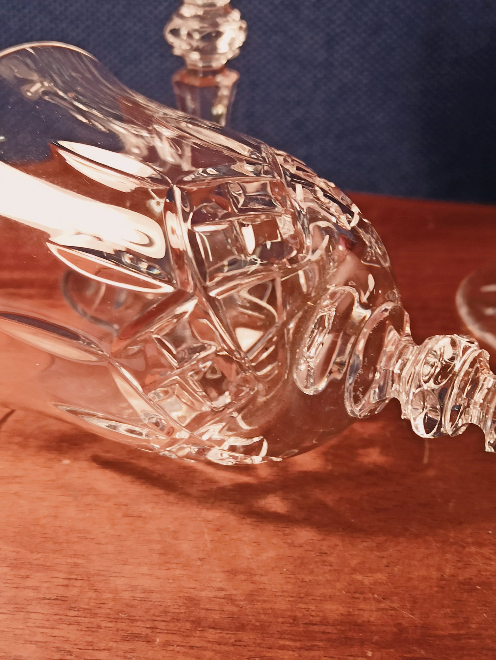 3 Small Vintage Lead Crystal Wine Glasses. Very Good Condition. - Image 4