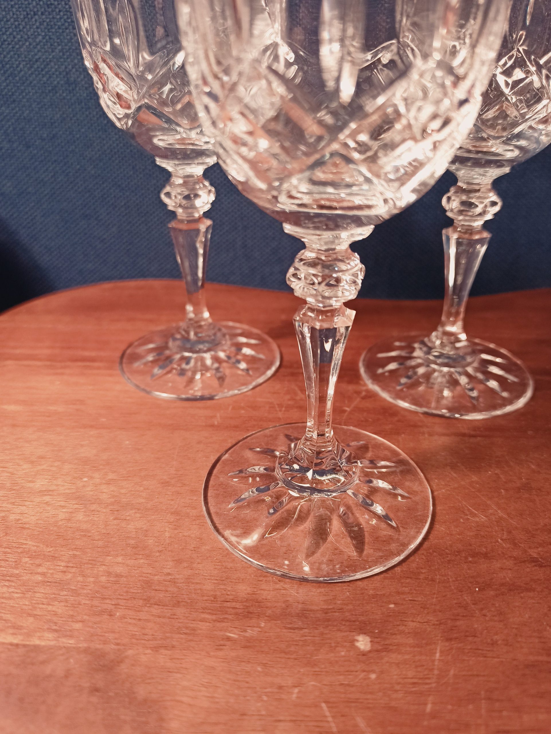 3 Small Vintage Lead Crystal Wine Glasses. Very Good Condition. - Image 3