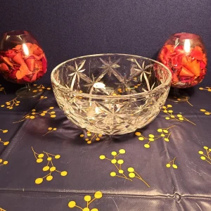 Vintage Leaded Crystal Cut Glass Fruit Bowl. Very Good Condition.