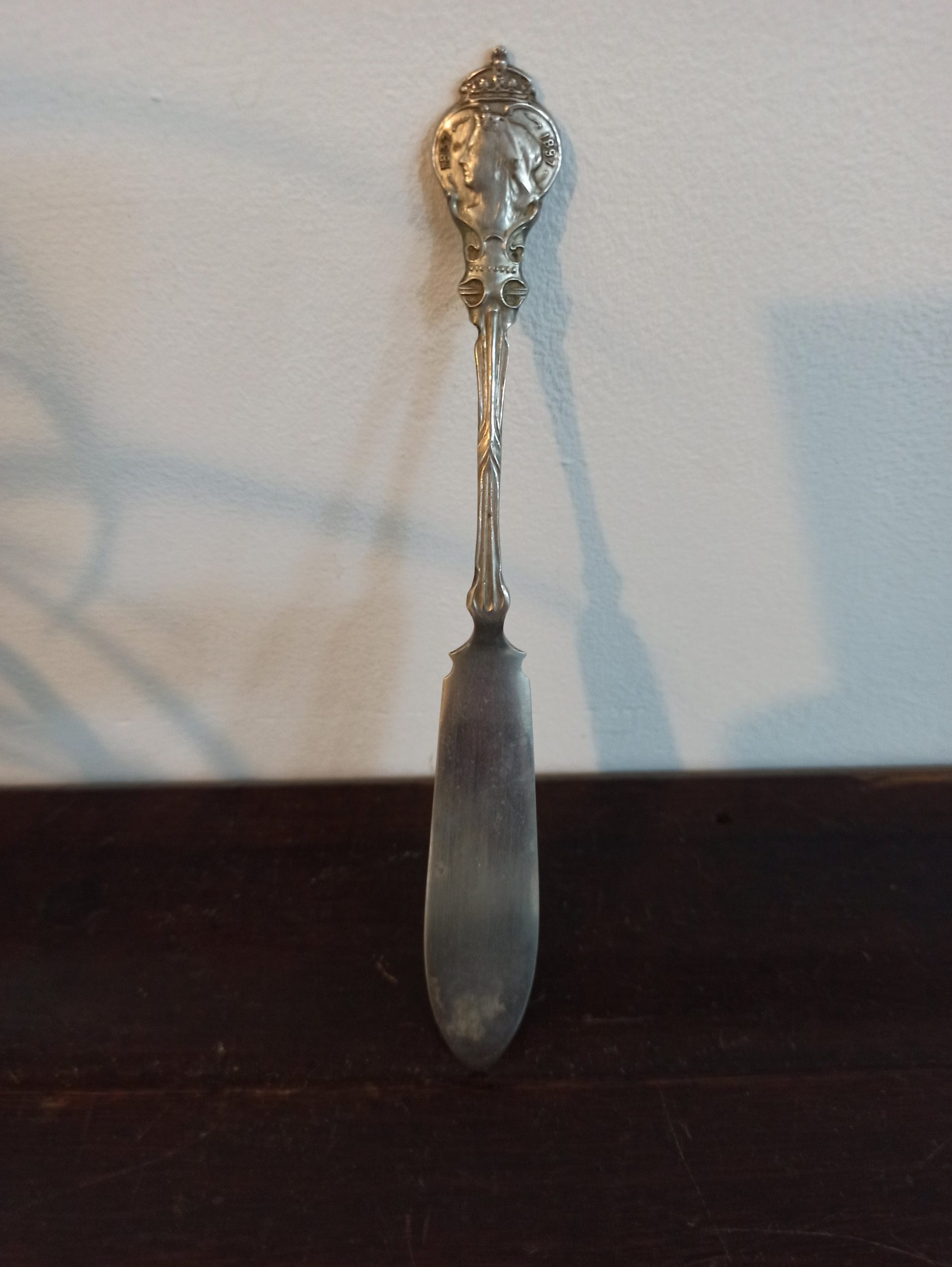 Queen Victoria Cake Knife - Image 4