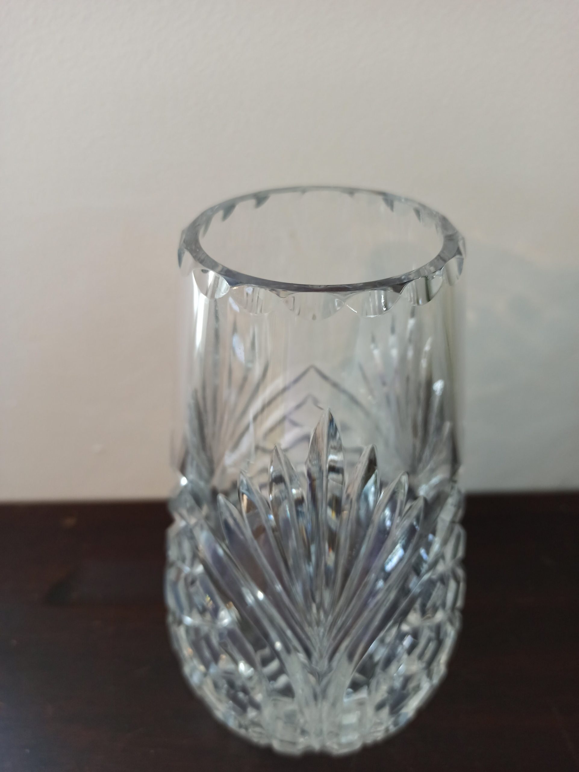 Stunning Crystal Vase. Deep Cut. Excellent Condition. Vintage. - Image 2