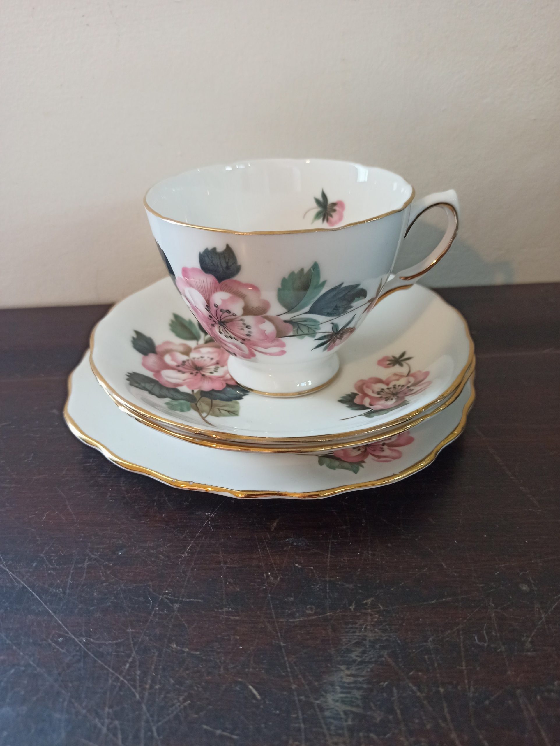 Vintage Crown Royal Bone China Trio - Cup, Saucer, Side Plate. Floral Design. Excellent Condition. - Image 2