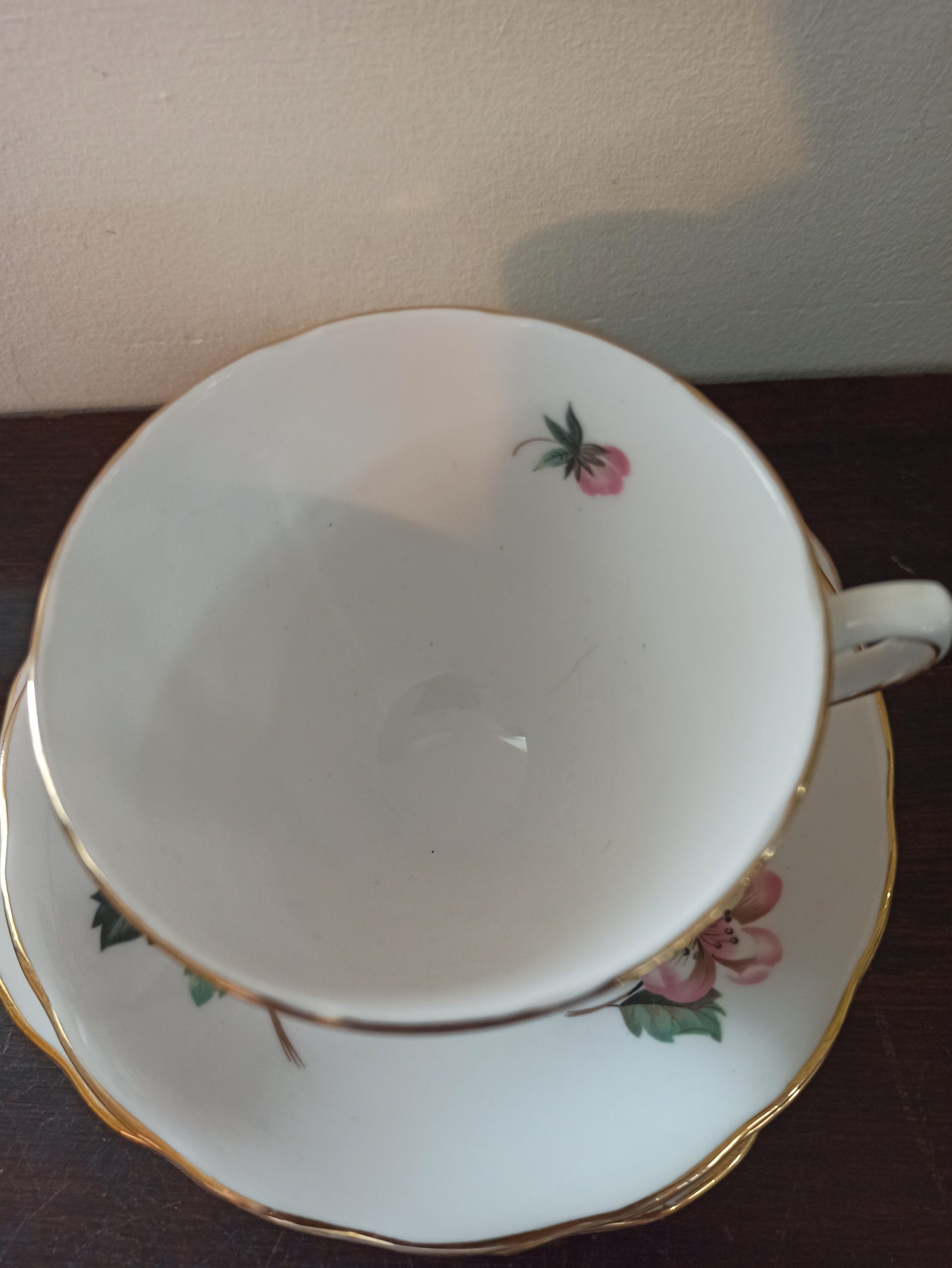 Vintage Crown Royal Bone China Trio - Cup, Saucer, Side Plate. Floral Design. Excellent Condition. - Image 3