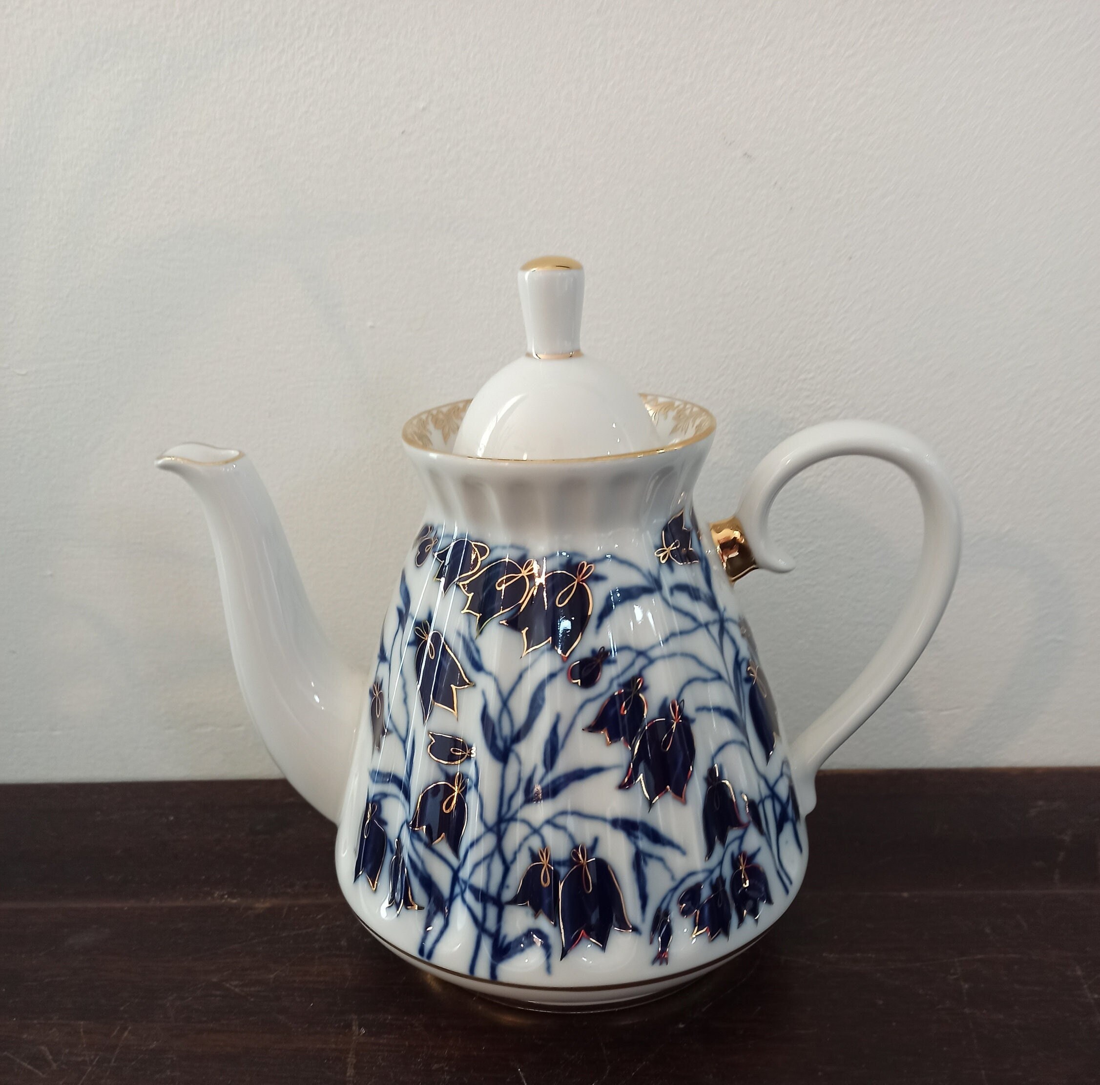 Vintage Lamonosov Russian Teapot. Excellent Condition. Hand Painted. Ribbed Style Body. 22ct. Gold Paint. Imperial Porcelain Factory. - Image 2