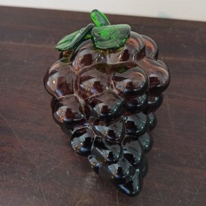 Vintage Glass Grape Paperweight. Very Good Condition.