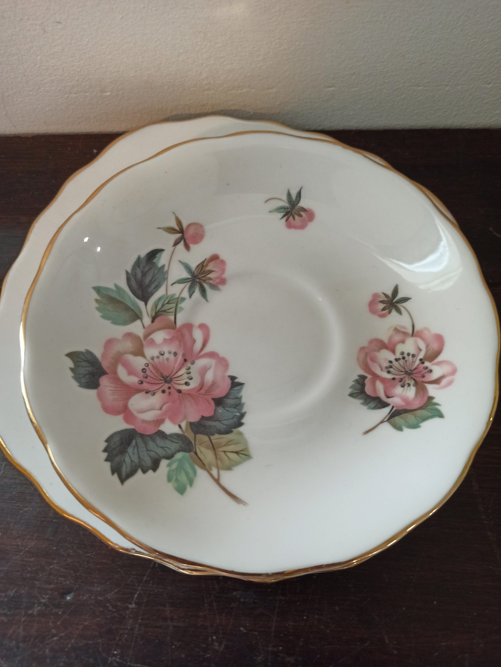 Vintage Crown Royal Bone China Trio - Cup, Saucer, Side Plate. Floral Design. Excellent Condition. - Image 7