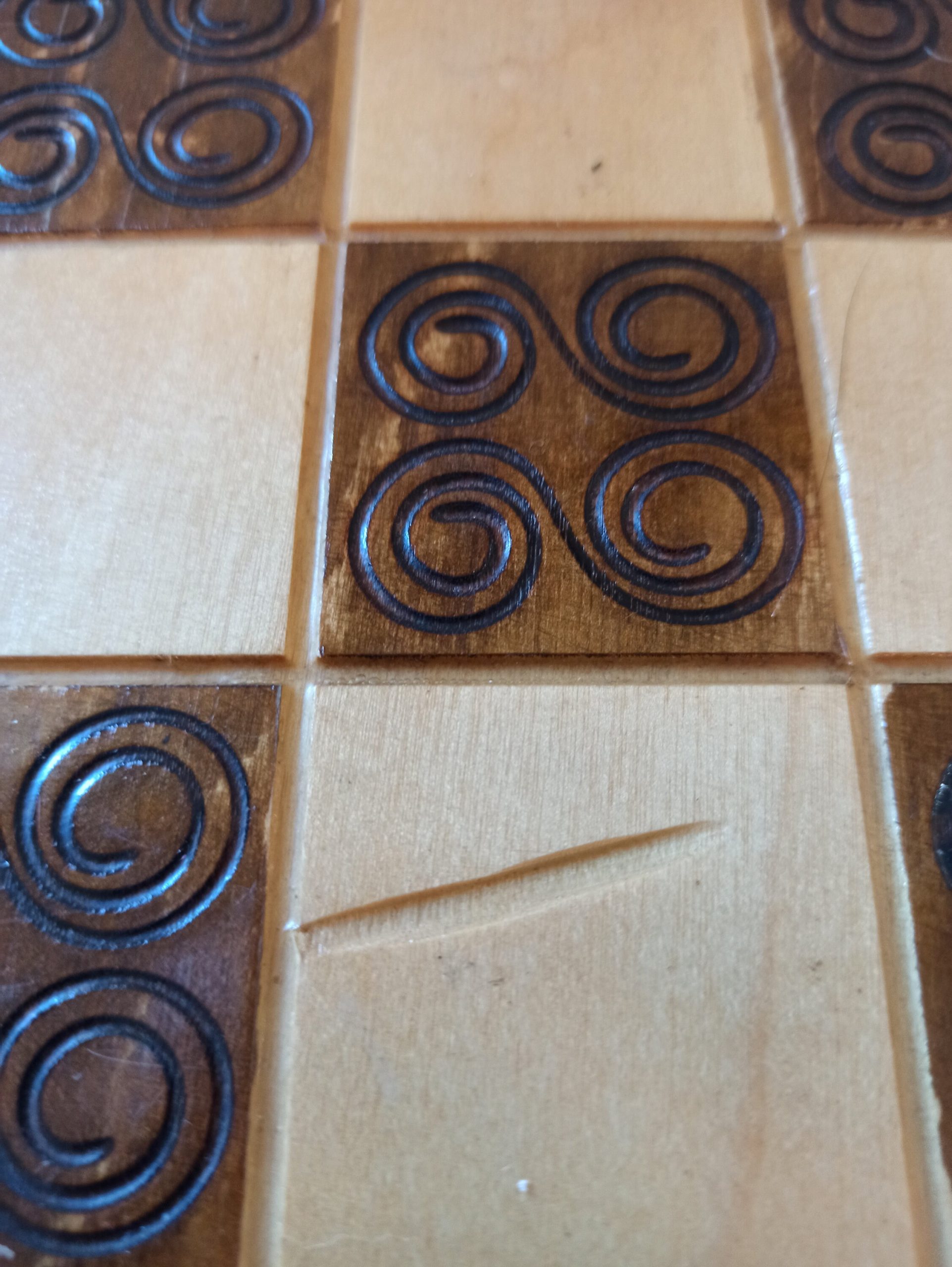 Vintage Wooden Chess Set With Board. Hand Carved. Very Good Condition. - Image 5