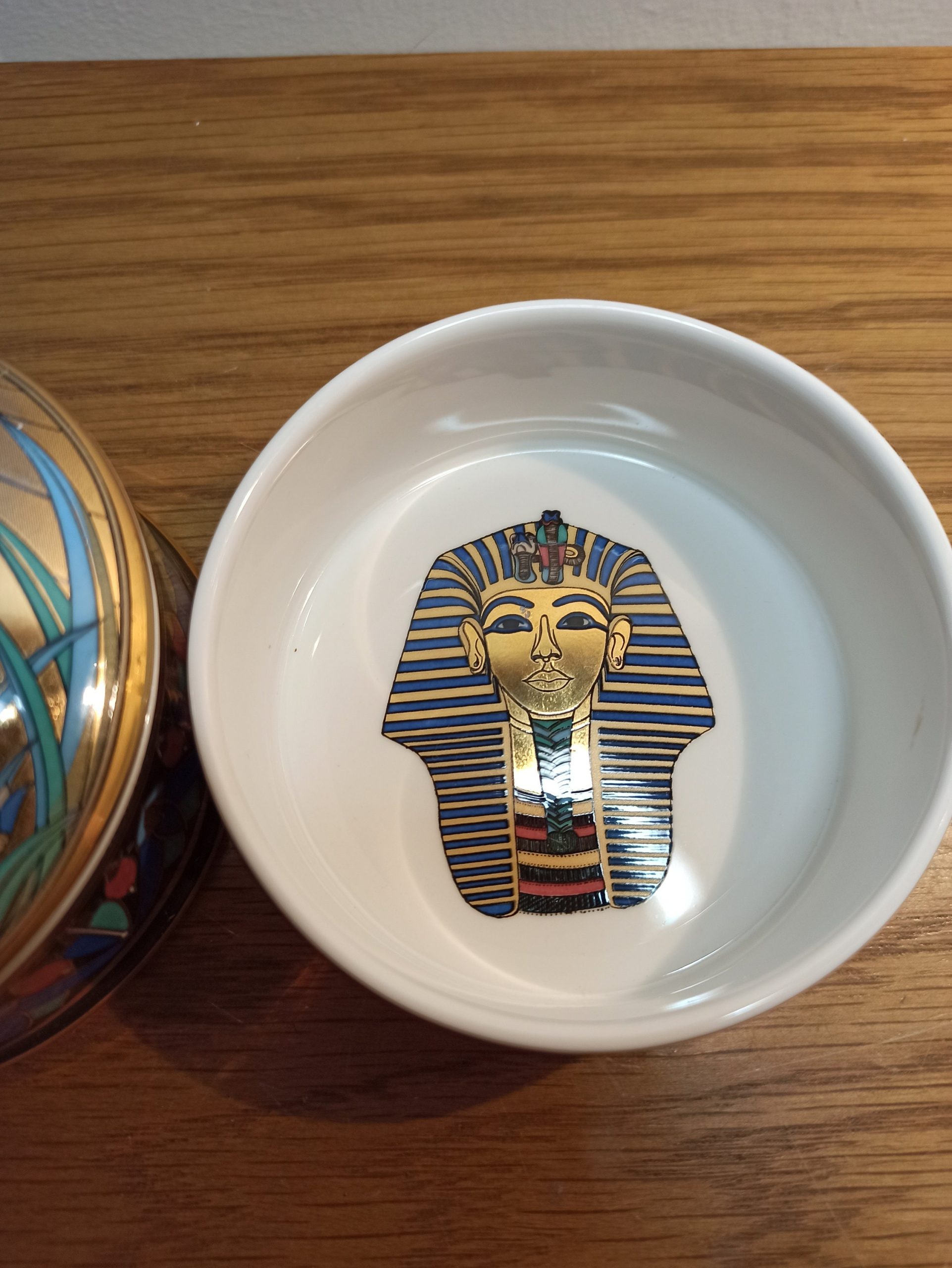 A Pair of 'Treasure of The Nile' Trinket Boxes. Excellent Condition. Tutankhamun. 1996. Compton and Woodhouse. - Image 5