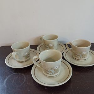 Retro Royal Doulton Cups and Saucers set. 1977-1980. Florinda Pattern. Lambethware. Excellent Condition.
